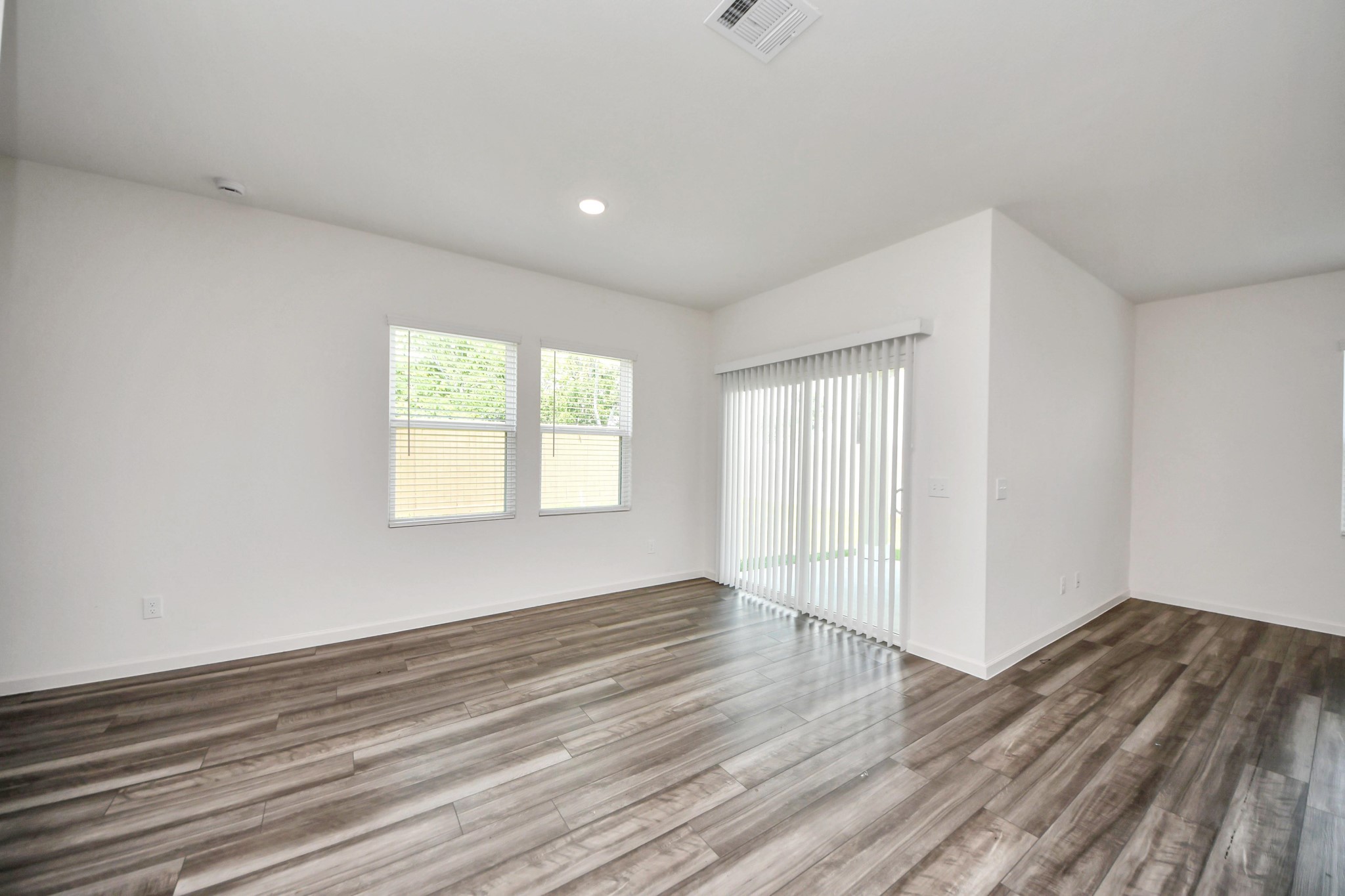 10303 Rose Mar Drive B Property Photo 9
