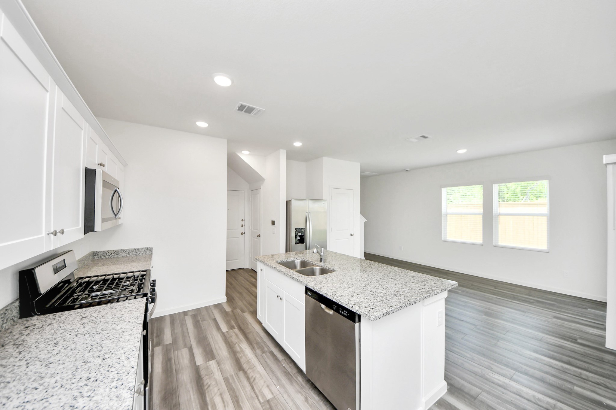 10303 Rose Mar Drive B Property Photo 13