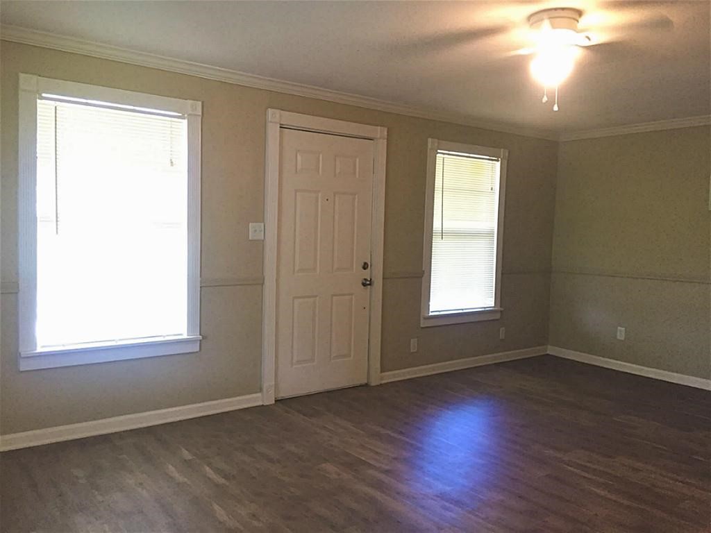 306 E 32nd Street Property Photo 2