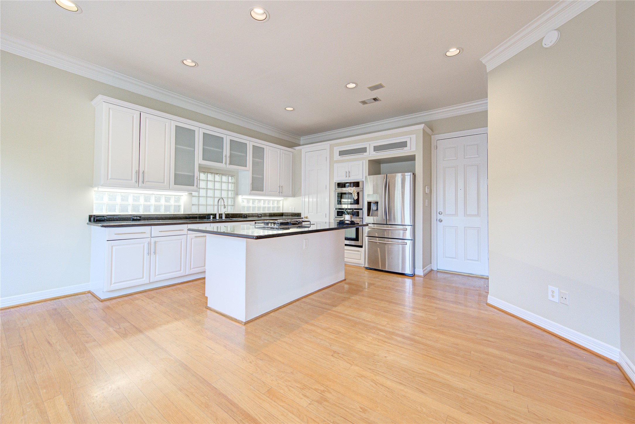 2124 Nantucket Drive A Property Photo 12