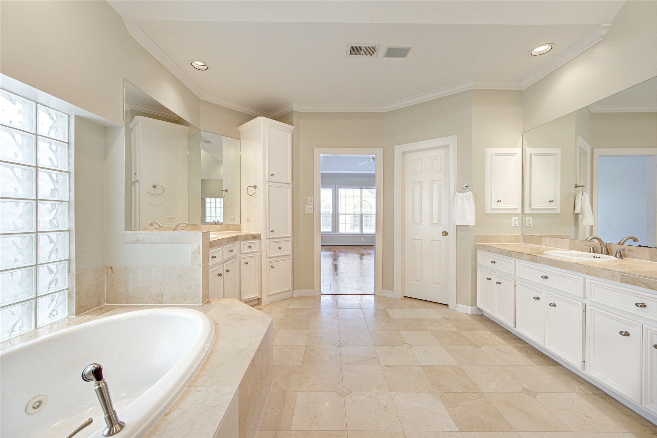 2124 Nantucket Drive A Property Photo 24