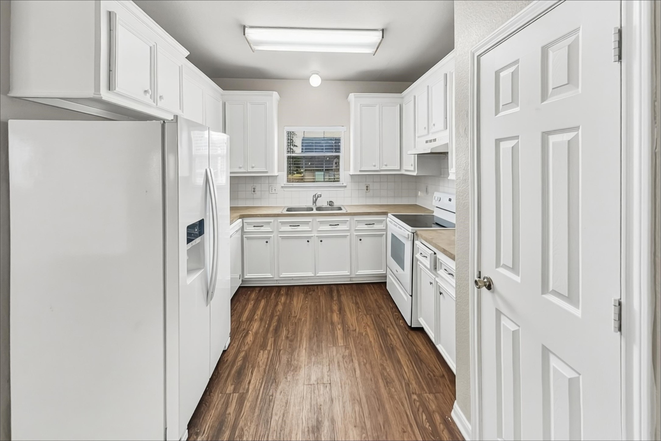 13470 Miller Lane Property Photo 3
