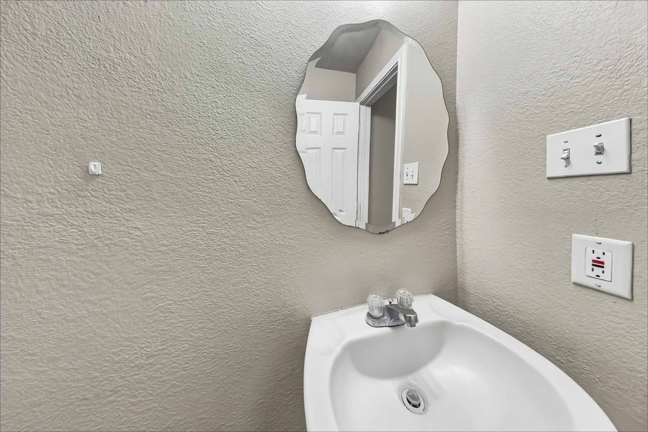 13470 Miller Lane Property Photo 7