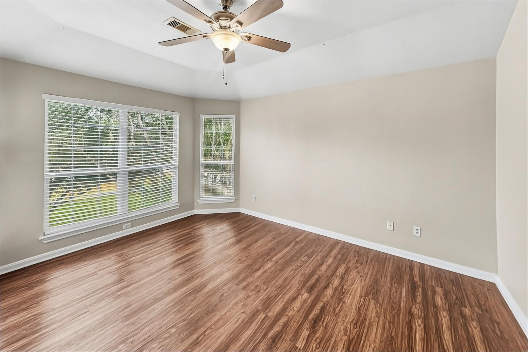 13470 Miller Lane Property Photo 8