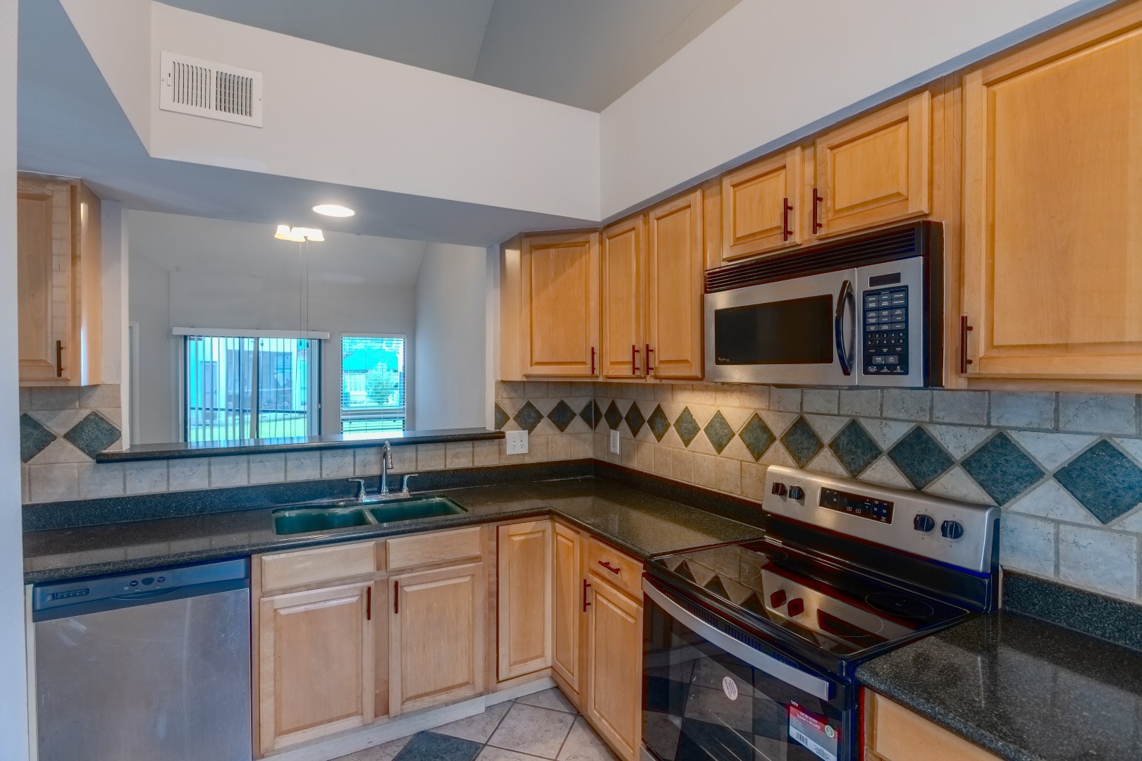 4144 Greystone Way 702 Property Photo 5