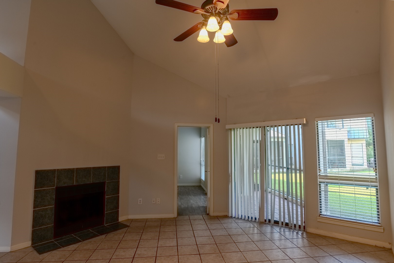 4144 Greystone Way 702 Property Photo 7
