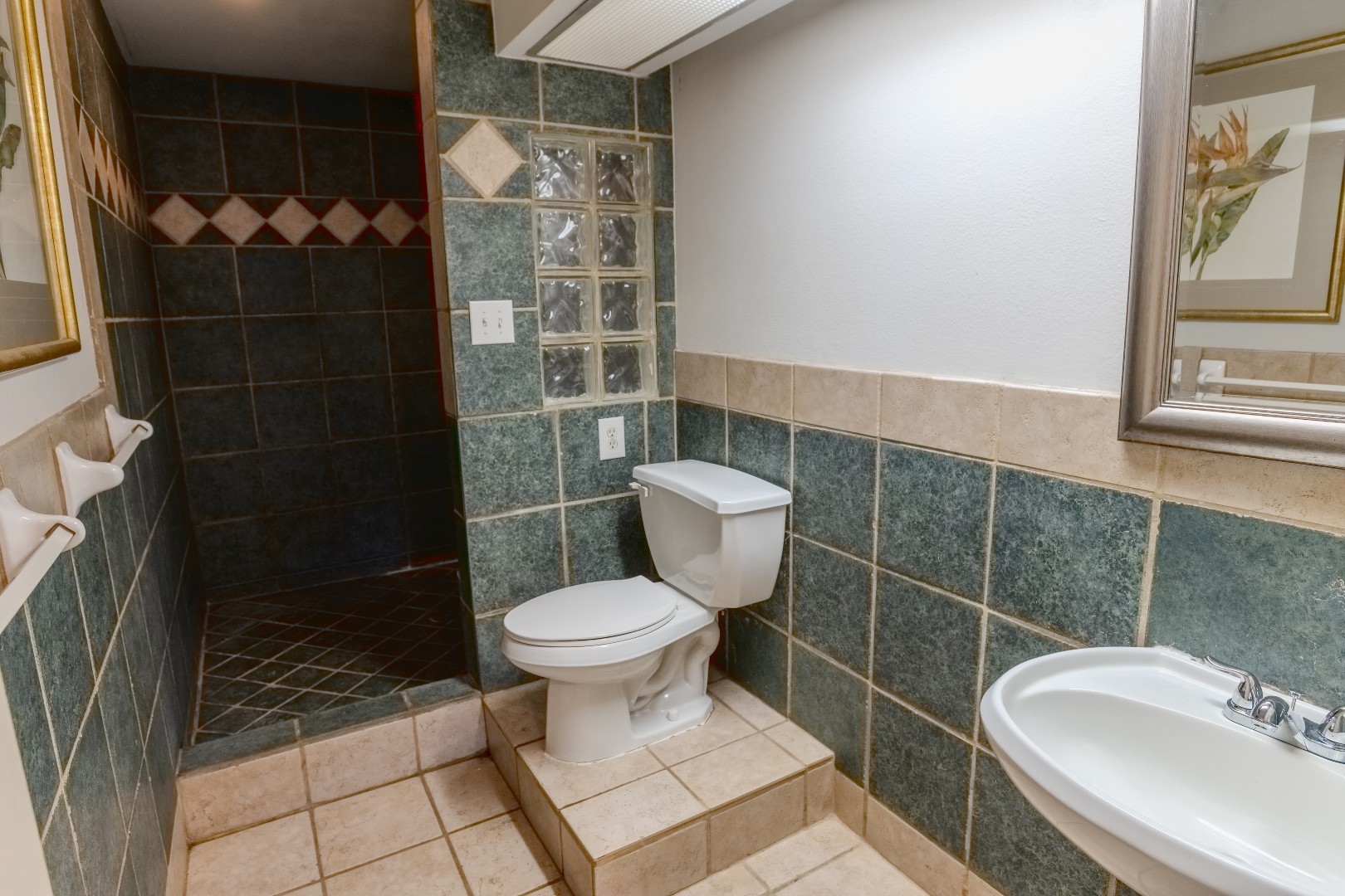 4144 Greystone Way 702 Property Photo 16