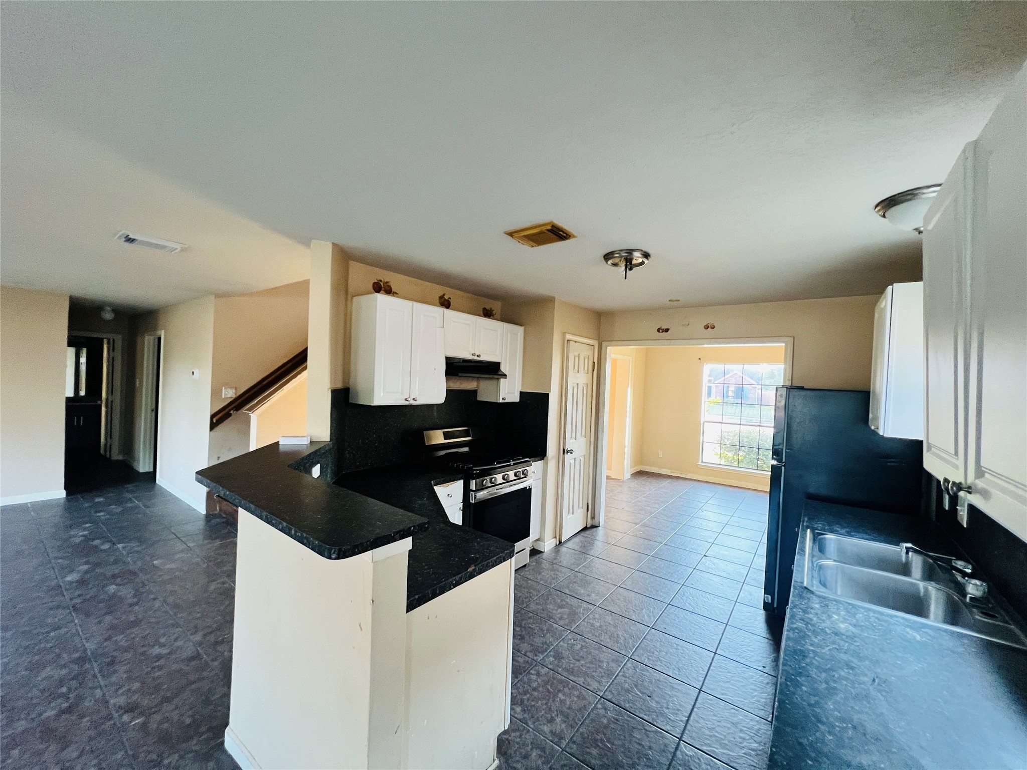 3415 Lantern Bay Lane Property Photo 5