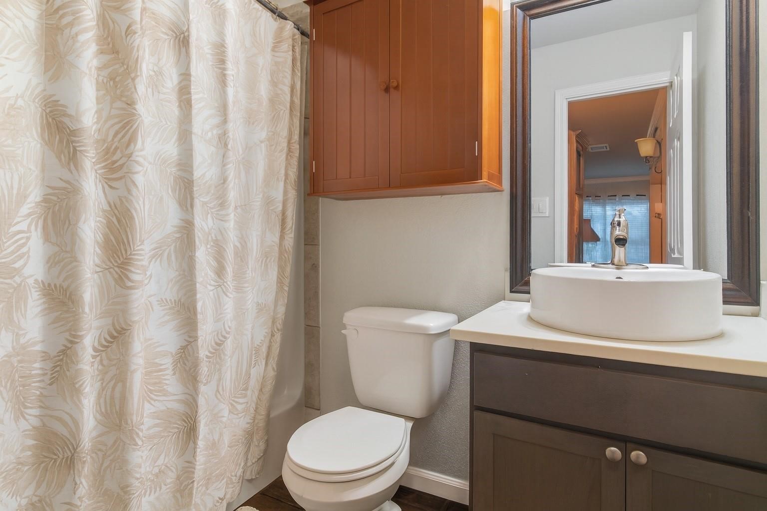 2707 Center Street Property Photo 6