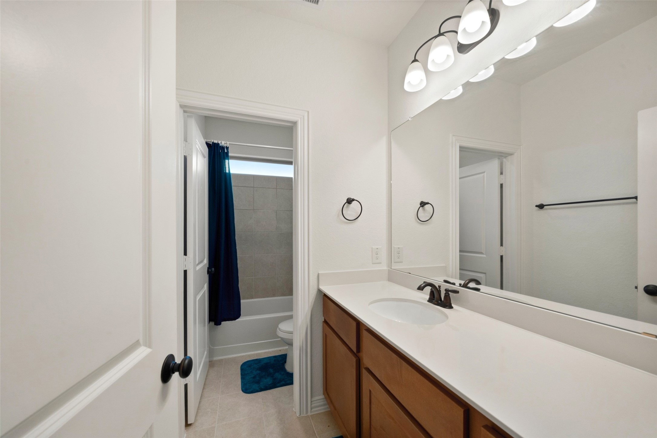20802 Mirror Point Drive Property Photo 13