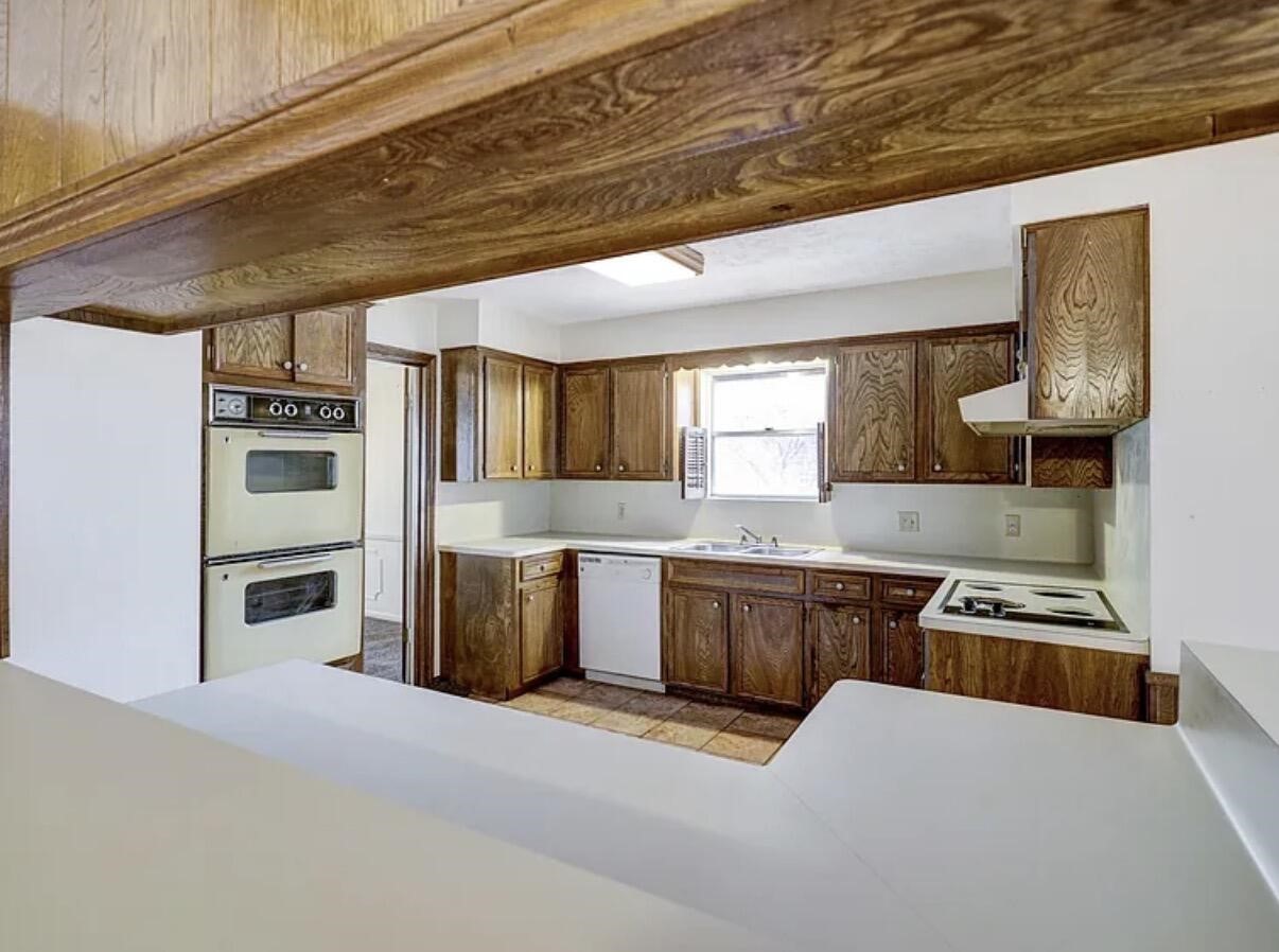 25403 Lynbriar Lane Property Photo 2