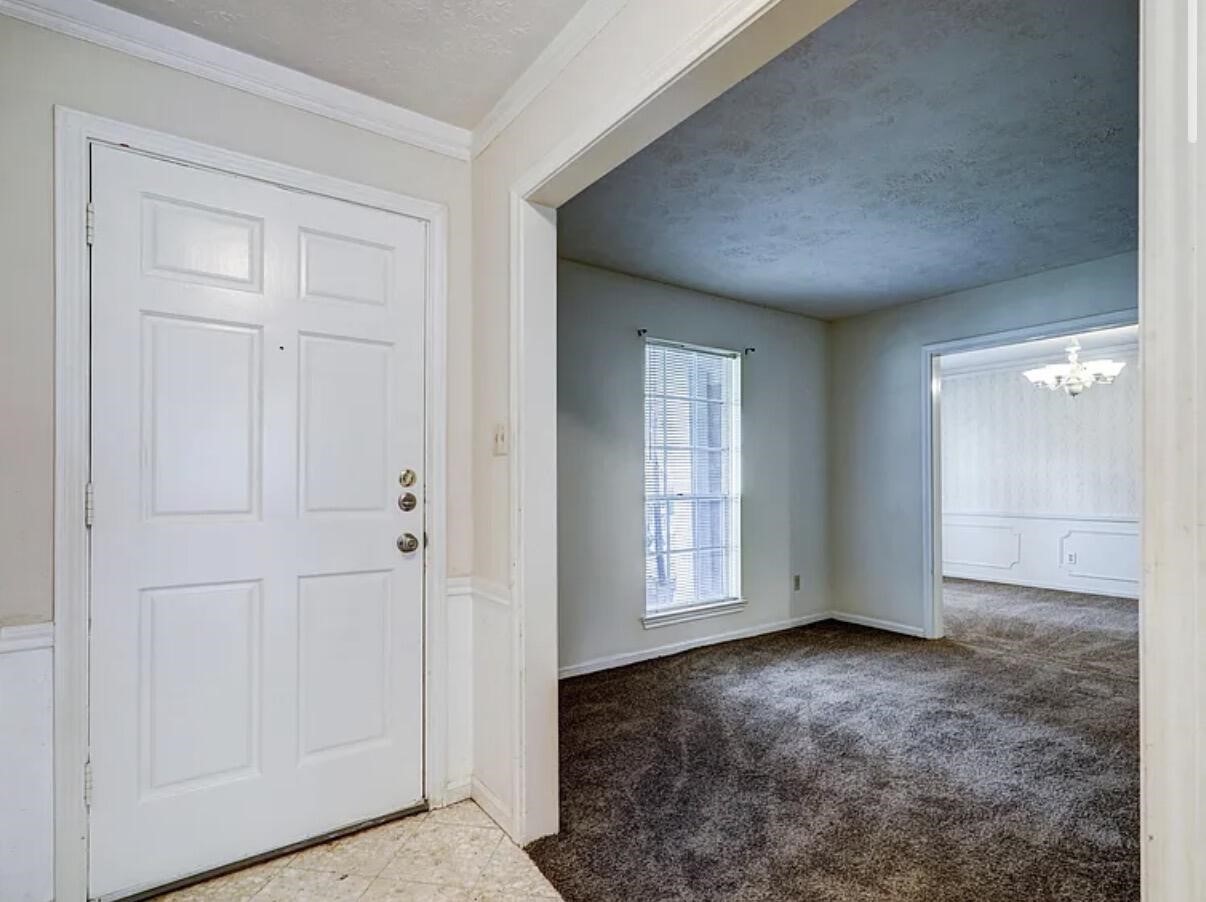 25403 Lynbriar Lane Property Photo 4