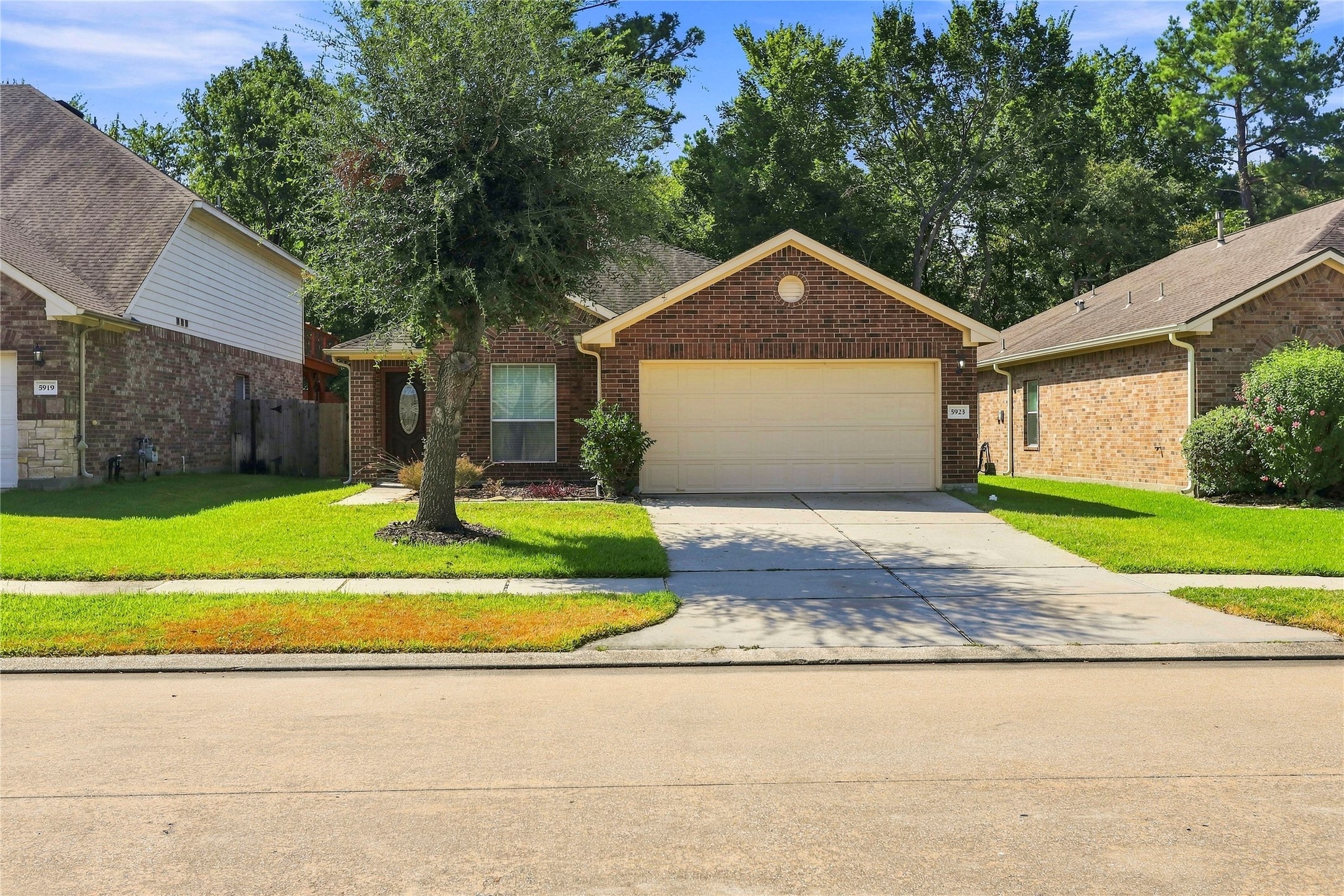 5923 Deleon Trail Drive Property Photo 2