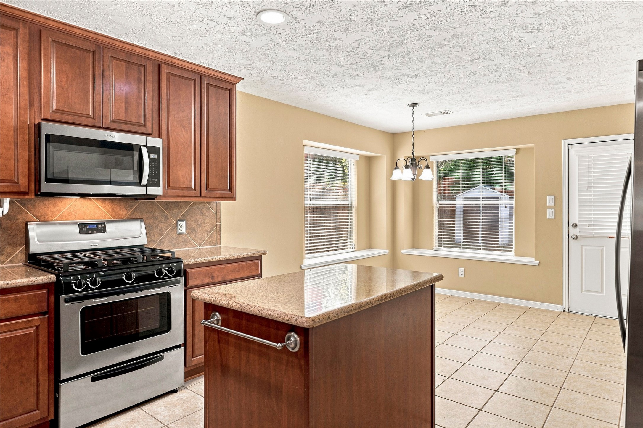 5923 Deleon Trail Drive Property Photo 9