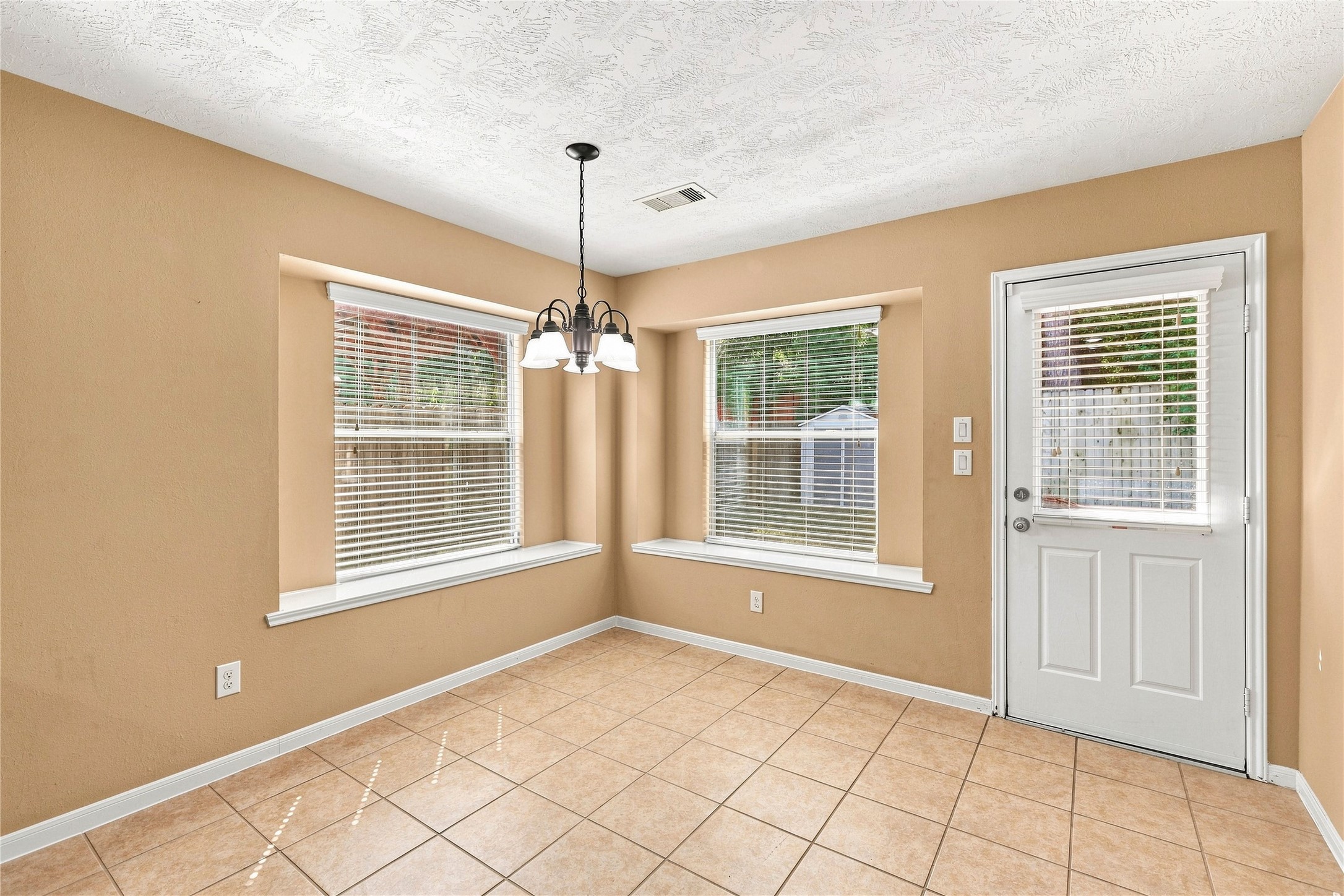 5923 Deleon Trail Drive Property Photo 14
