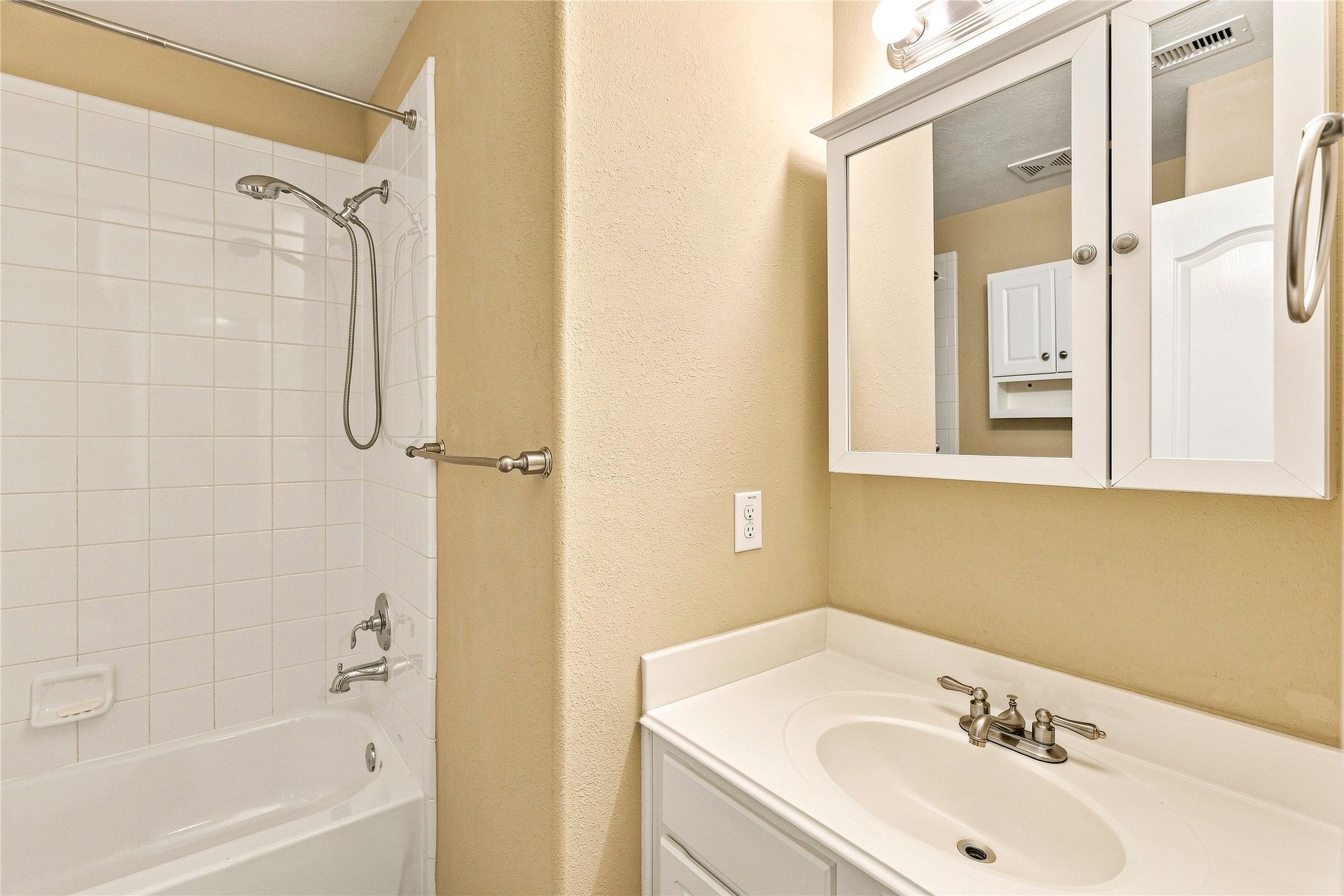 5923 Deleon Trail Drive Property Photo 25