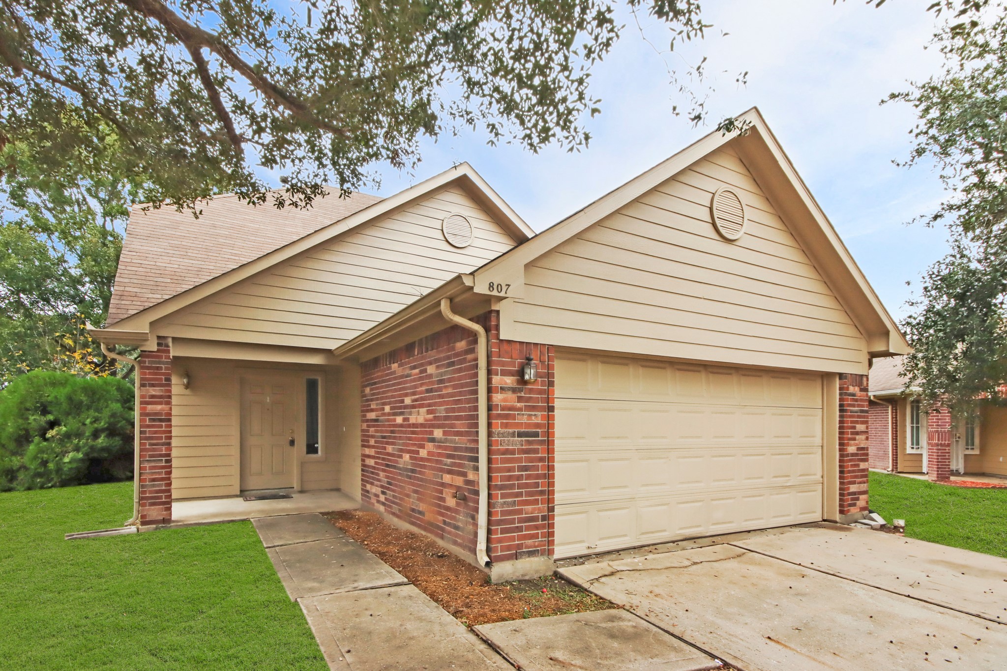 807 Sycamore Ridge Lane Property Photo 1