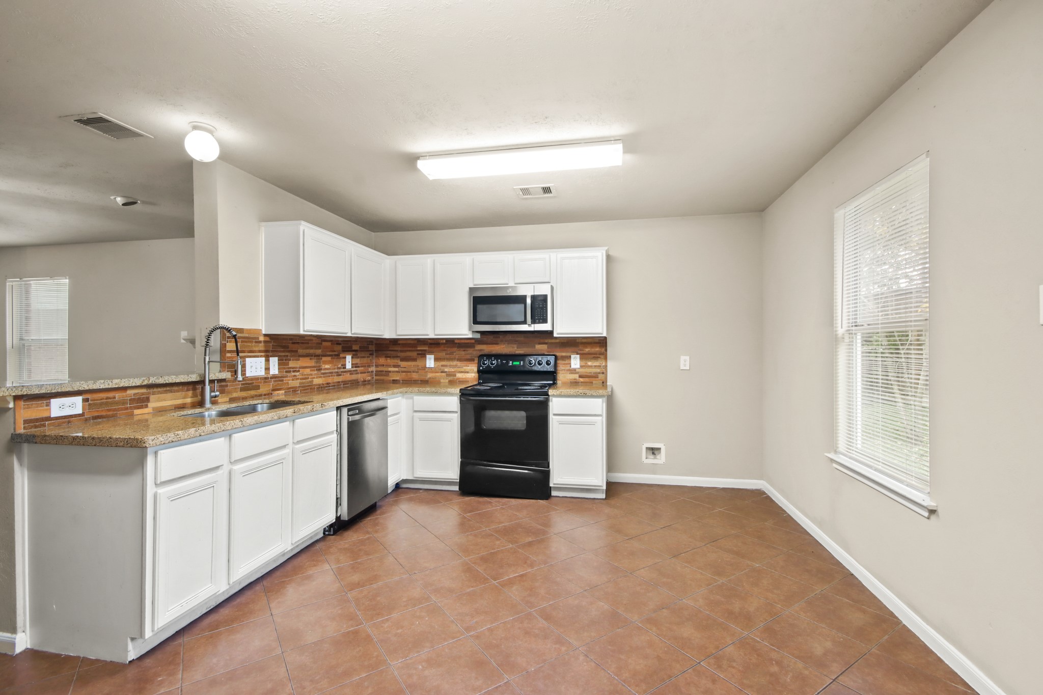807 Sycamore Ridge Lane Property Photo 6