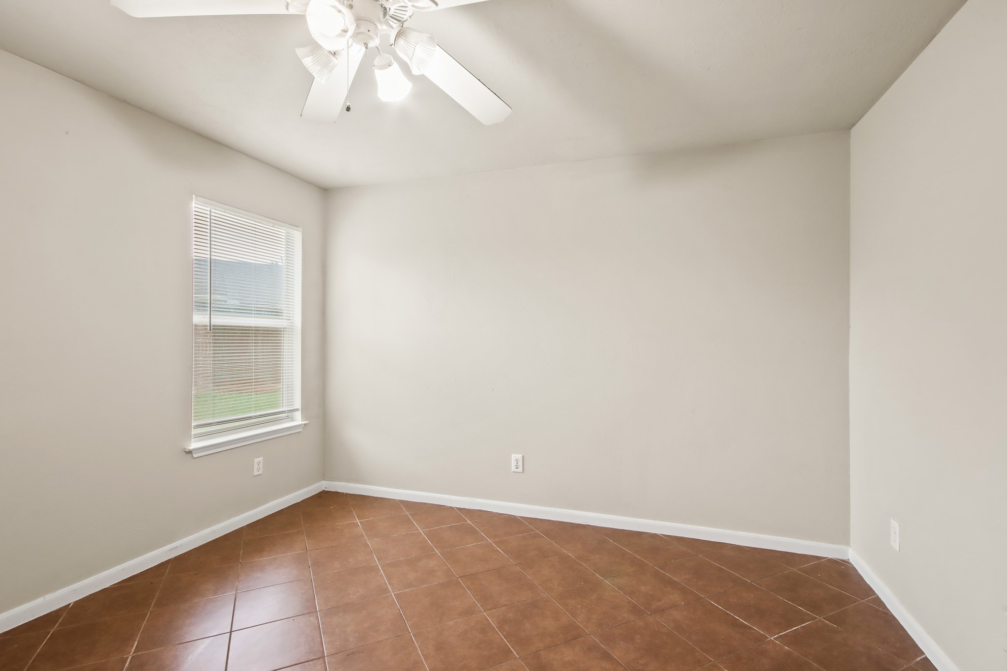 807 Sycamore Ridge Lane Property Photo 8