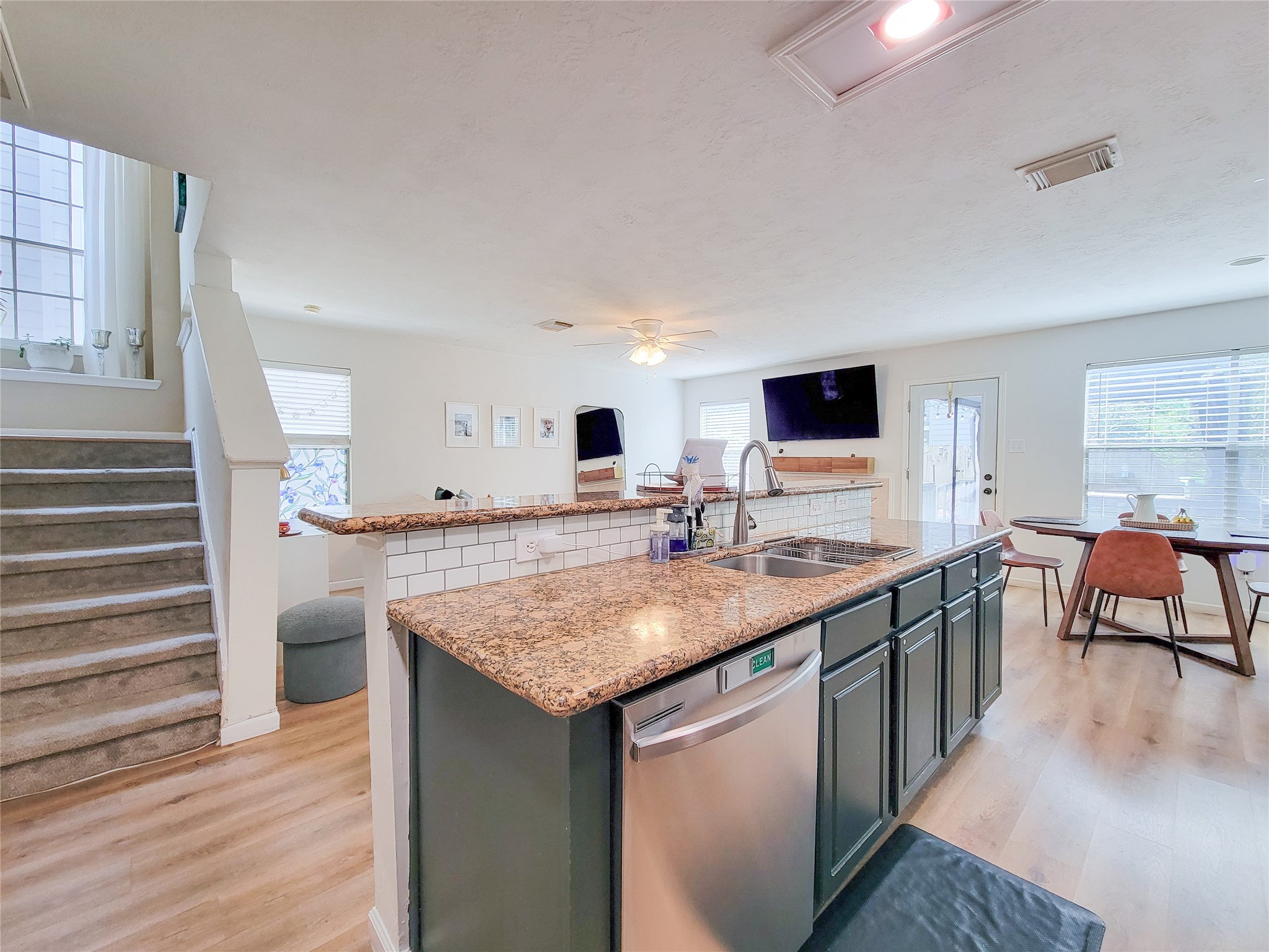 42 Wineberry Place Property Photo 8