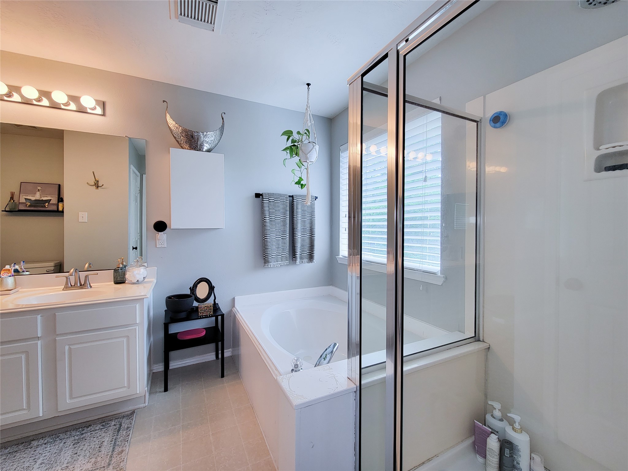 42 Wineberry Place Property Photo 16