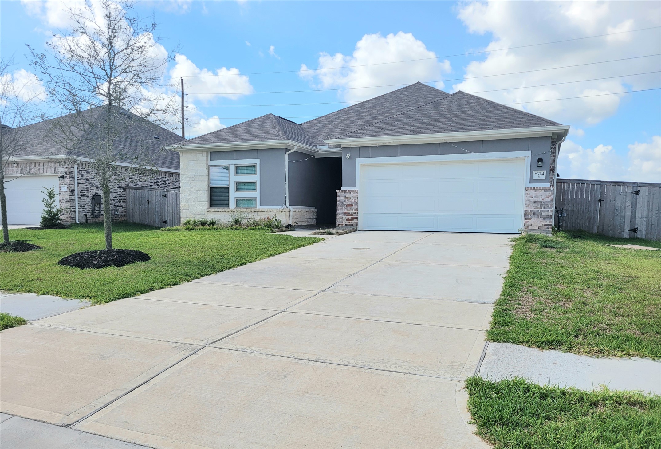 6714 Arabella Lakes Drive Property Photo 1