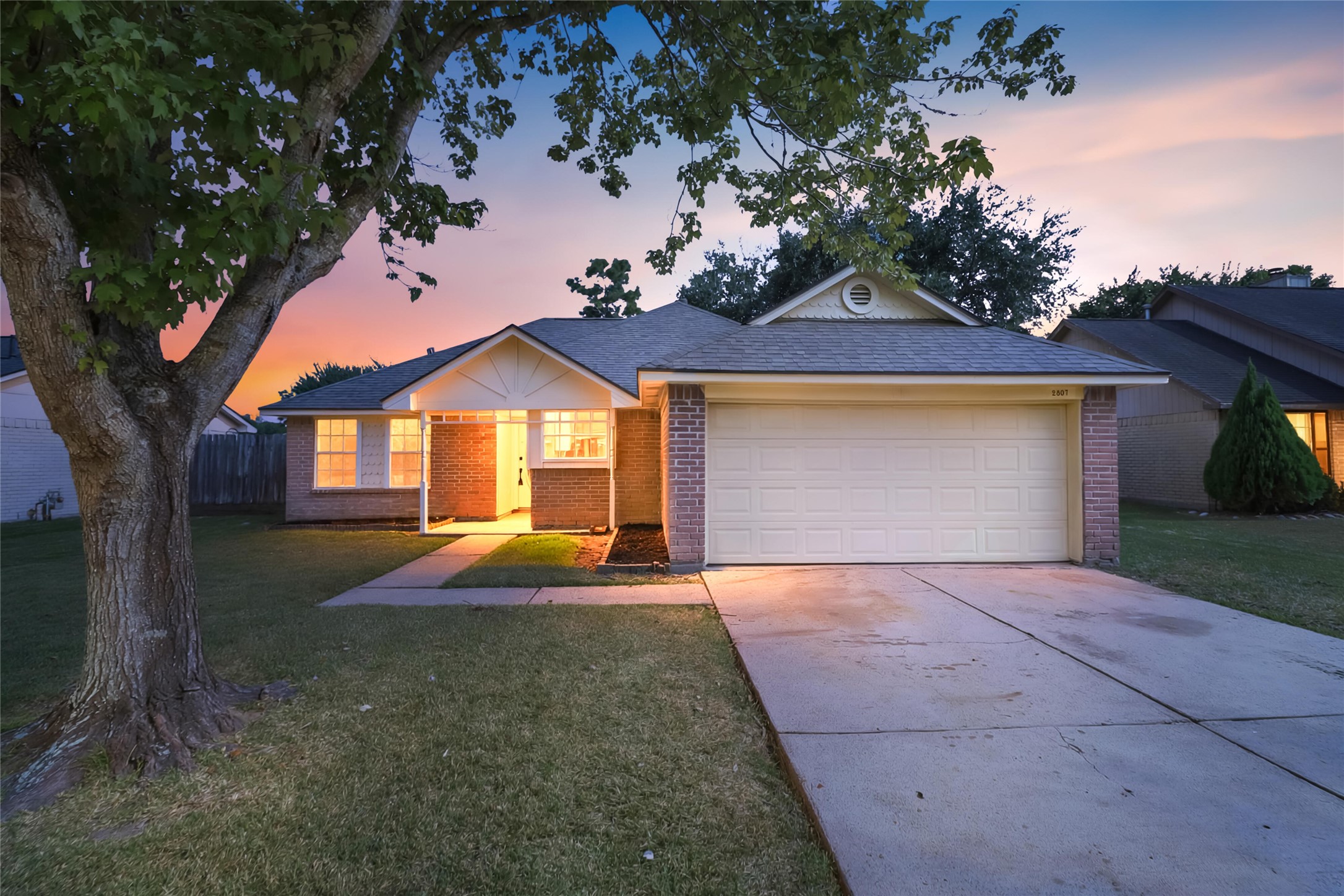 2807 Custer Drive Property Photo