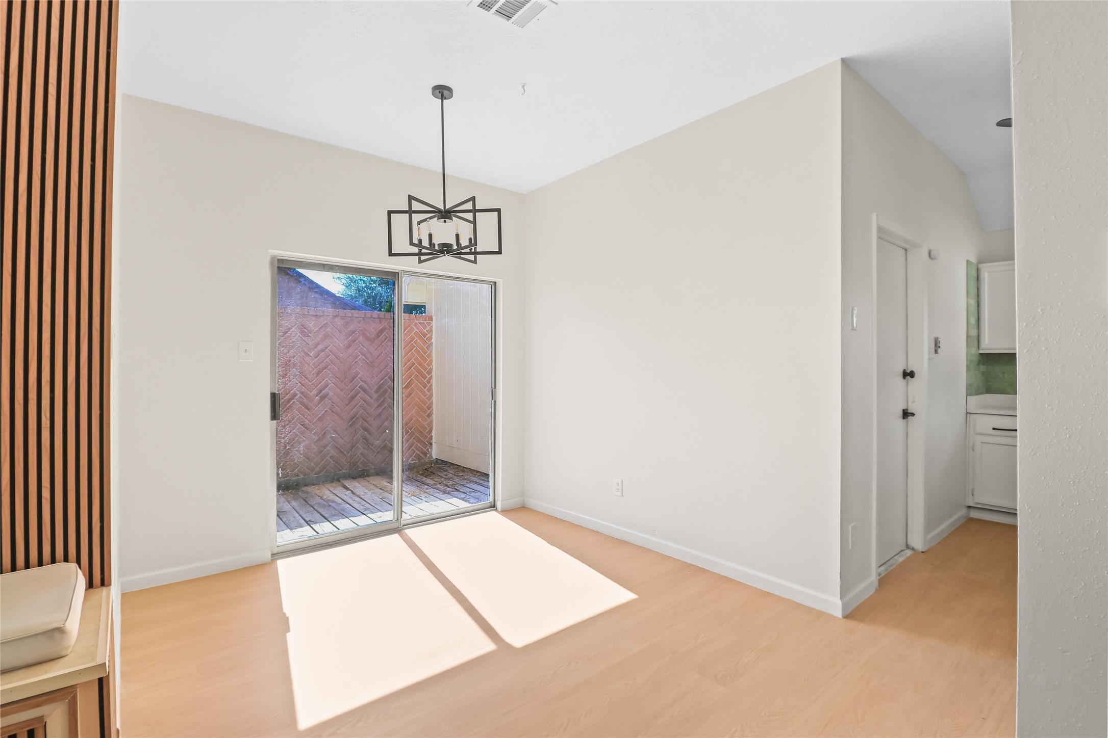 2807 Custer Drive Property Photo 5