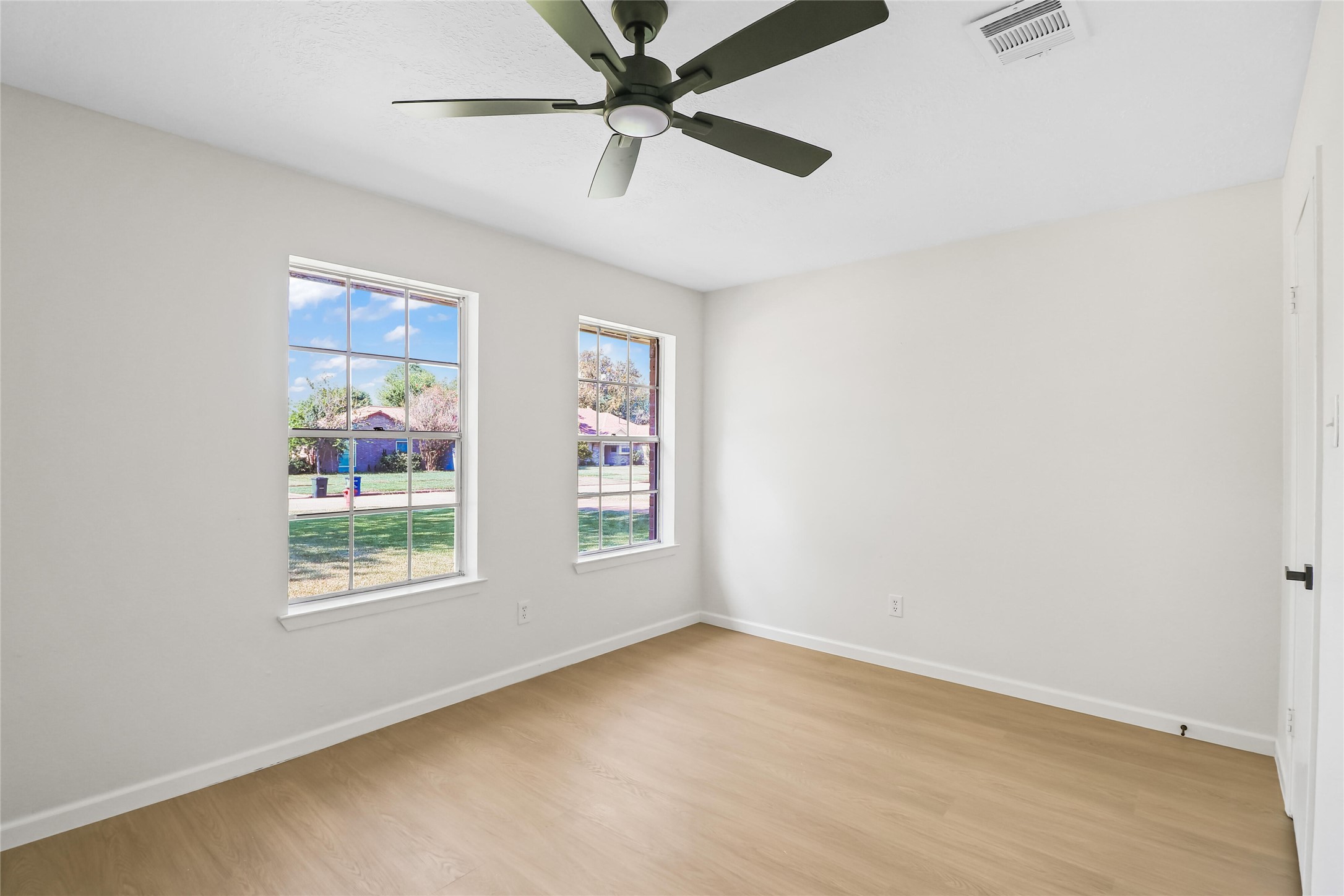 2807 Custer Drive Property Photo 13