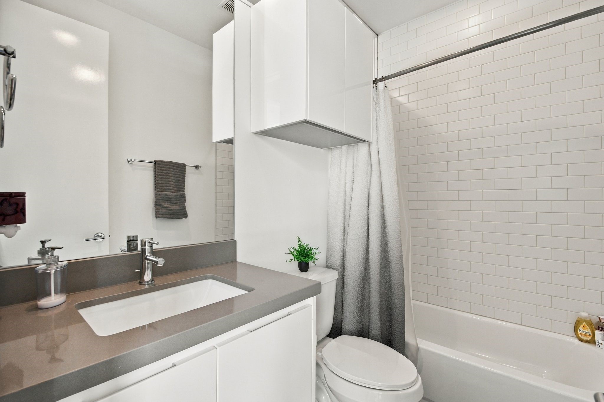 1156 W 19th Street Property Photo 7