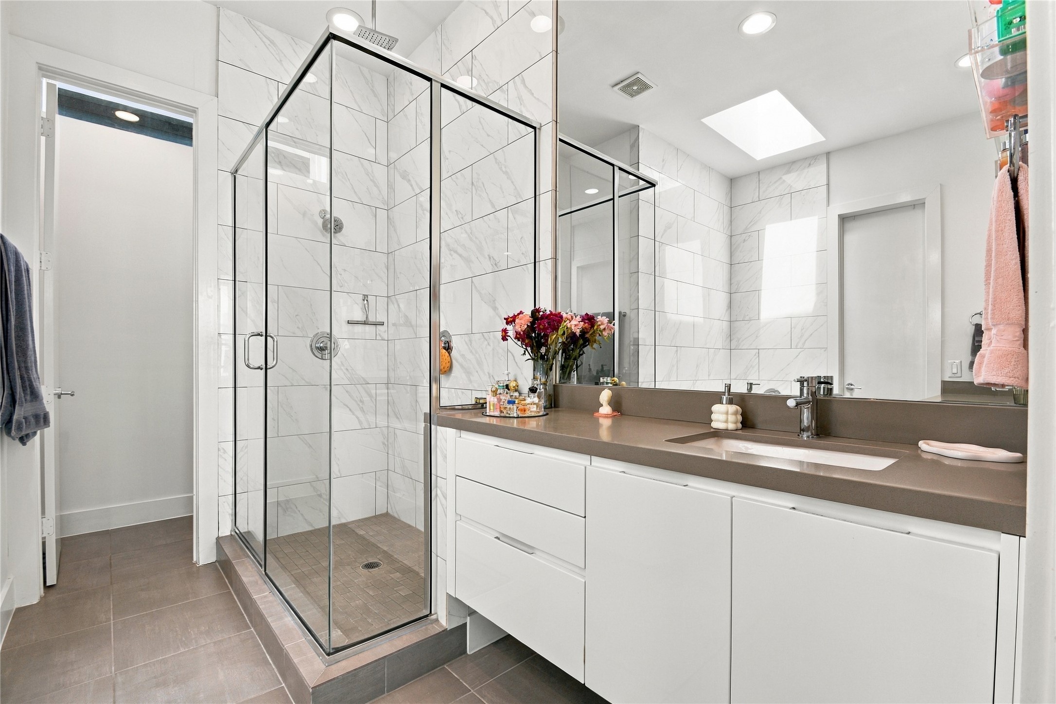1156 W 19th Street Property Photo 22