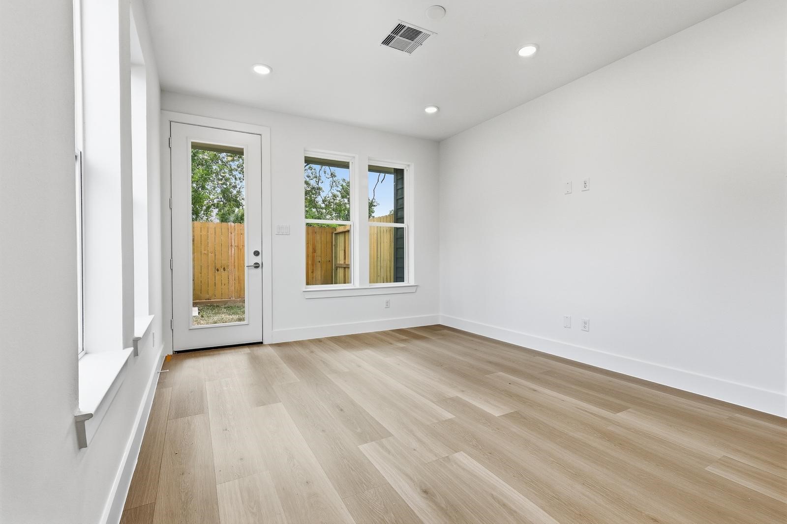 1029 Junell Street Property Photo 9