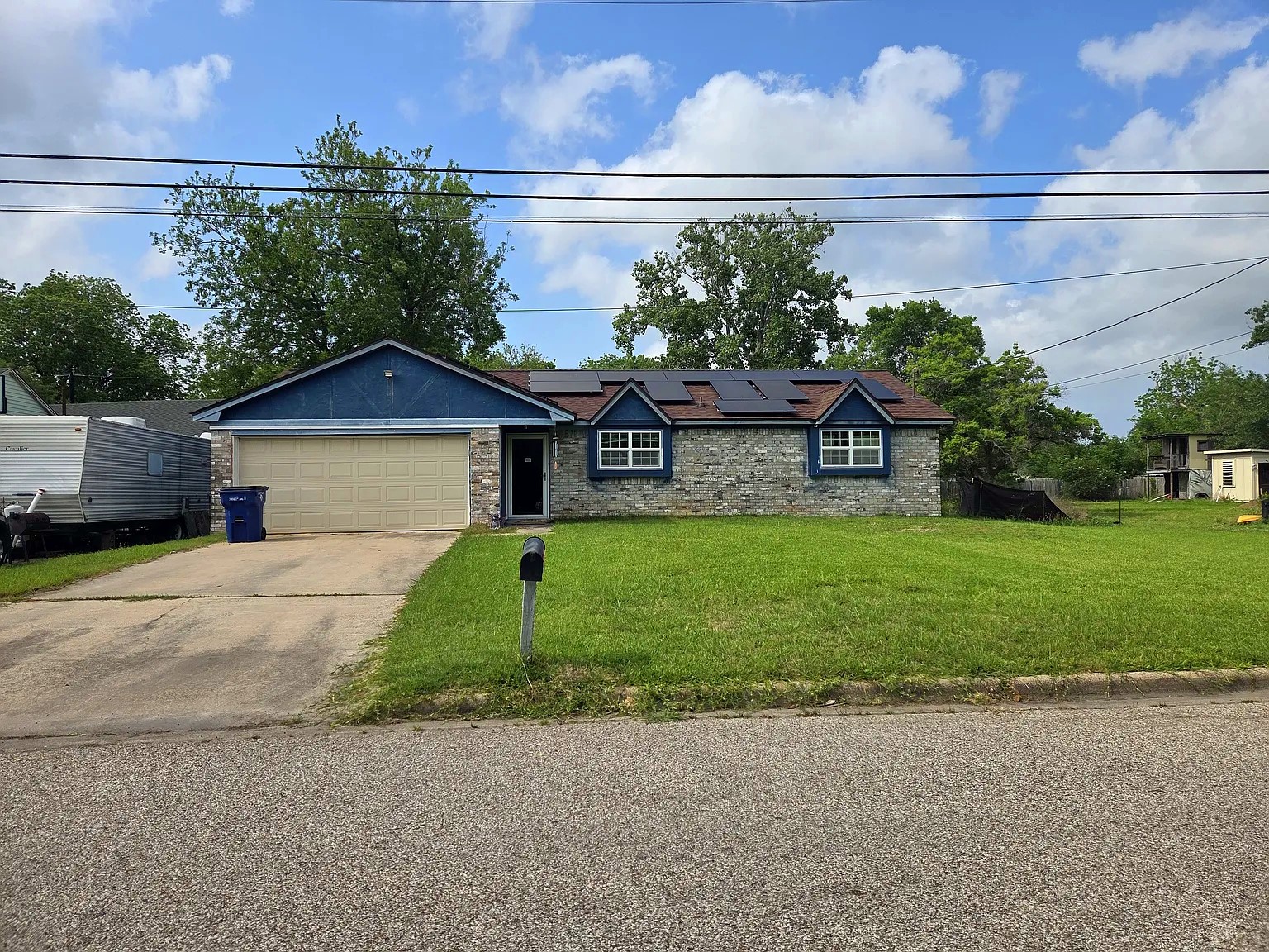 3000 2nd Avenue N Property Photo 1