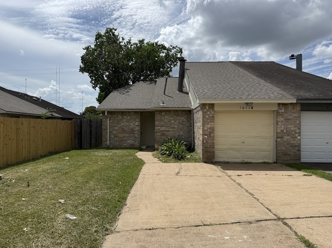 16528 Monte Carlo Lane Property Photo 1