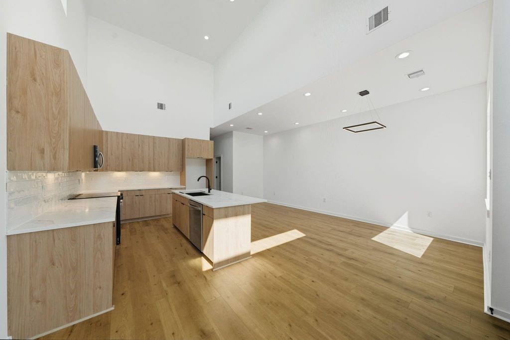 5029 Van Fleet Street A Property Photo 5