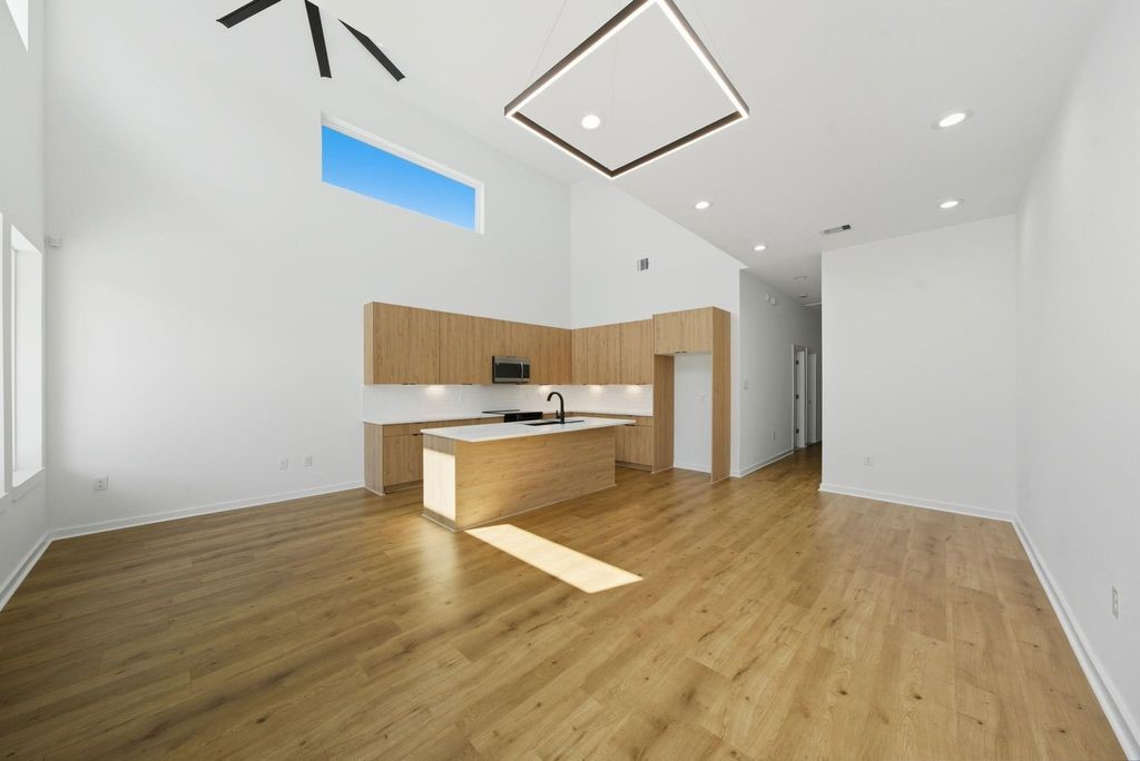 5029 Van Fleet Street A Property Photo 6