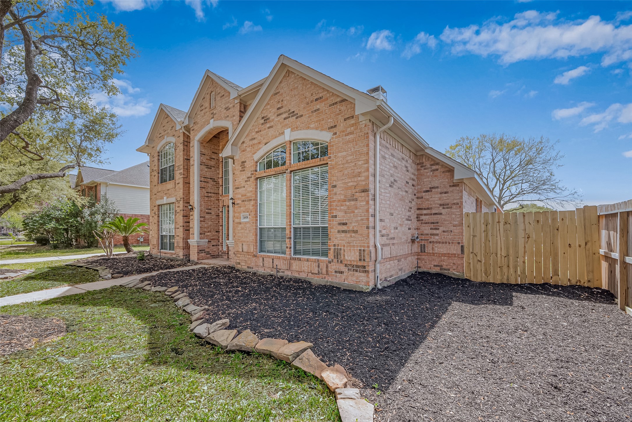16939 Sandestine Drive Property Photo 6