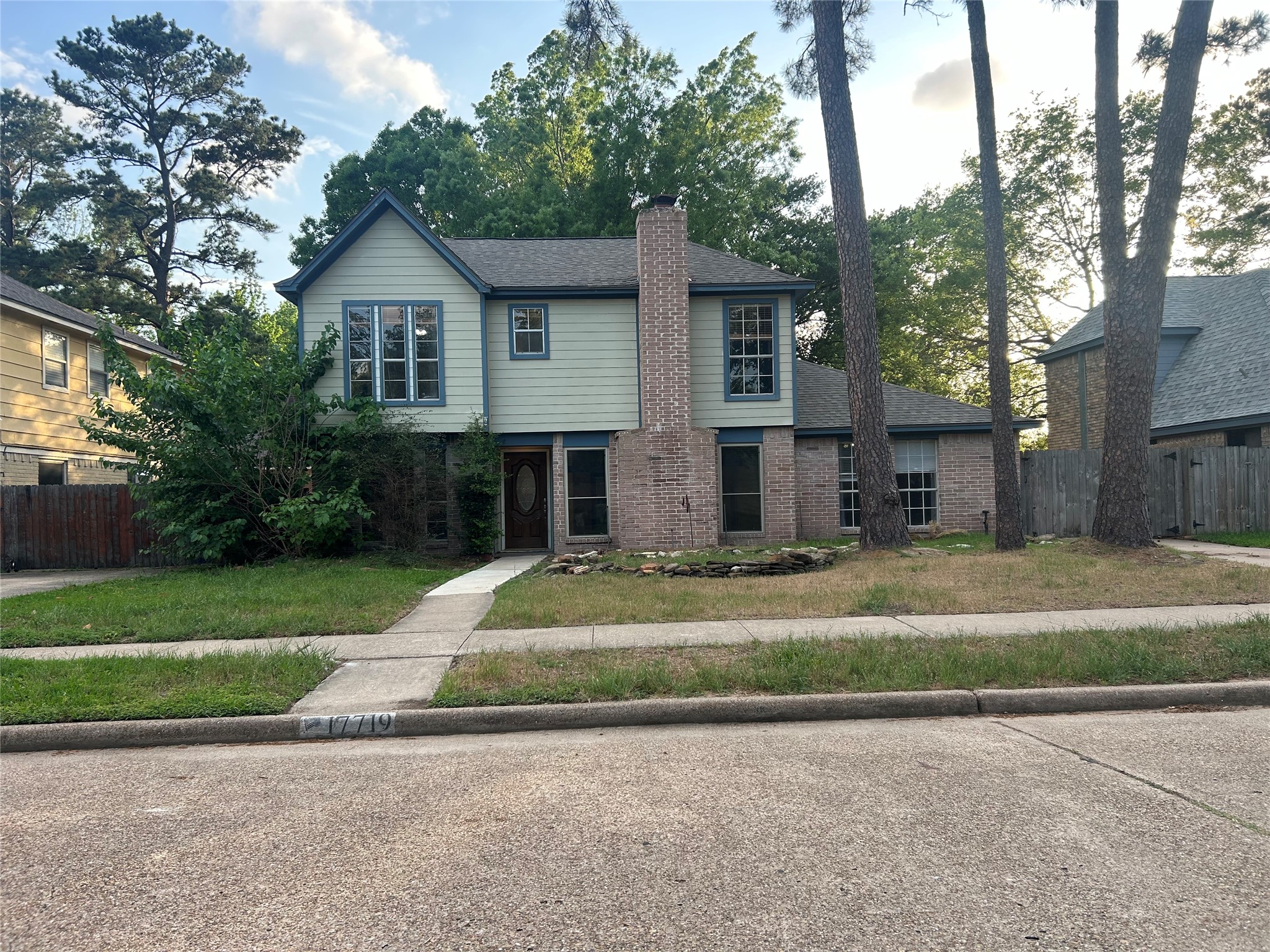 17719 Windy Point Drive Property Photo 1