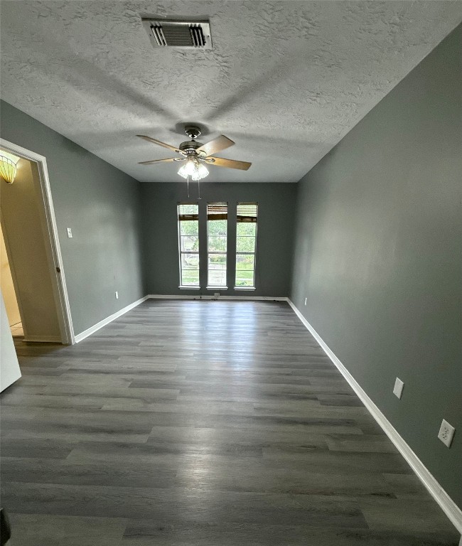 17719 Windy Point Drive Property Photo 30