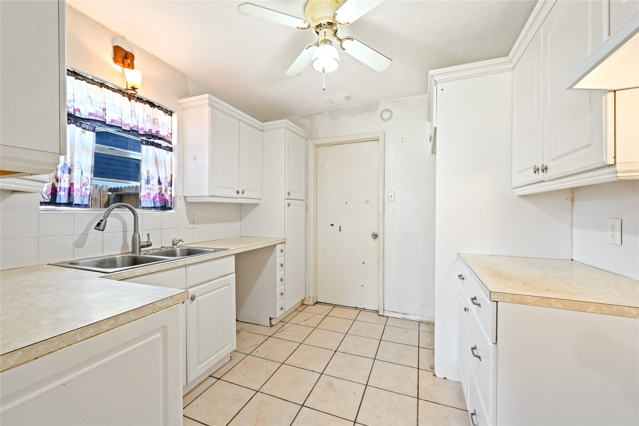 4811 25th Street Property Photo 11