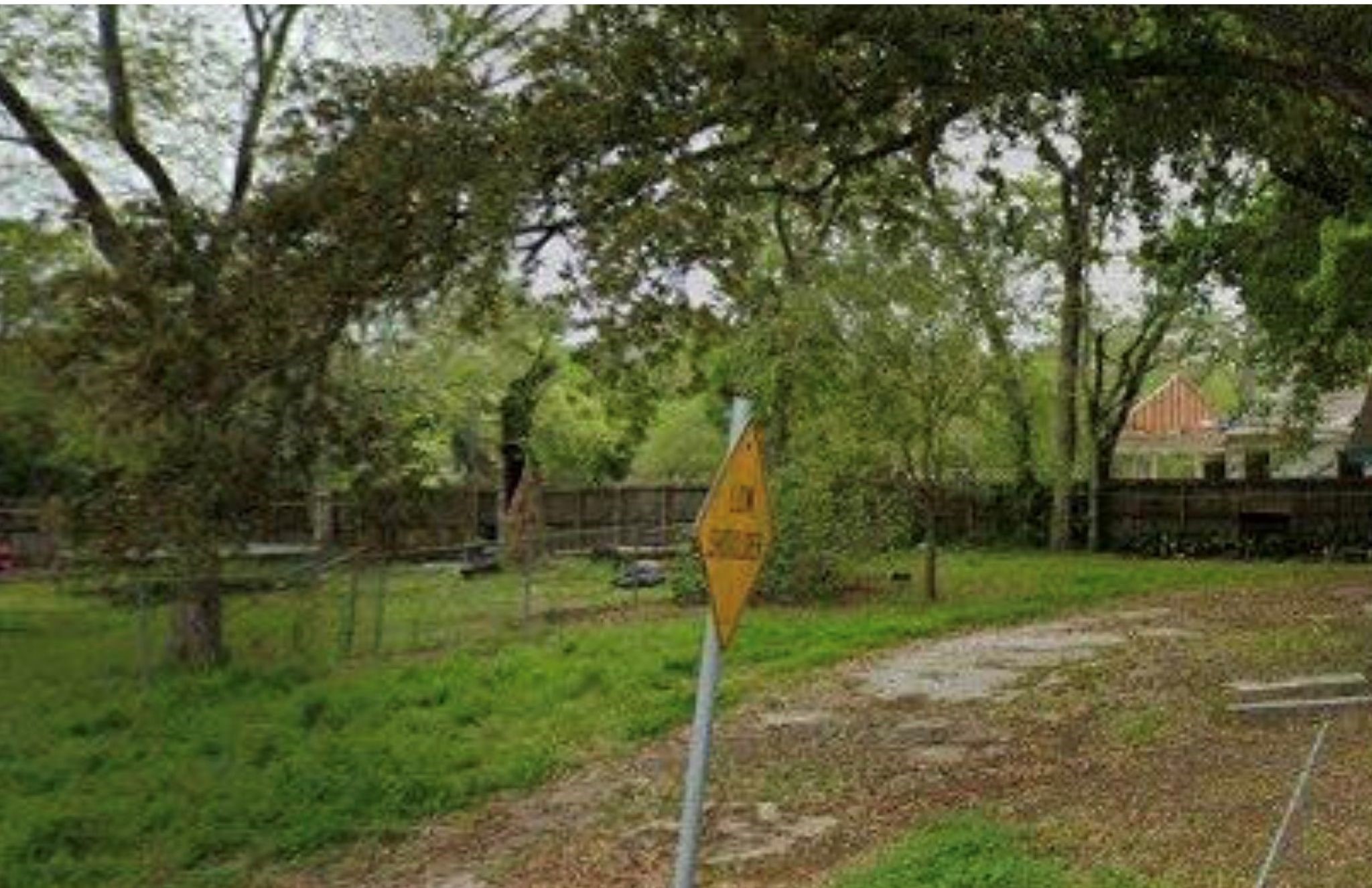 2106 Travis Street Property Photo 1