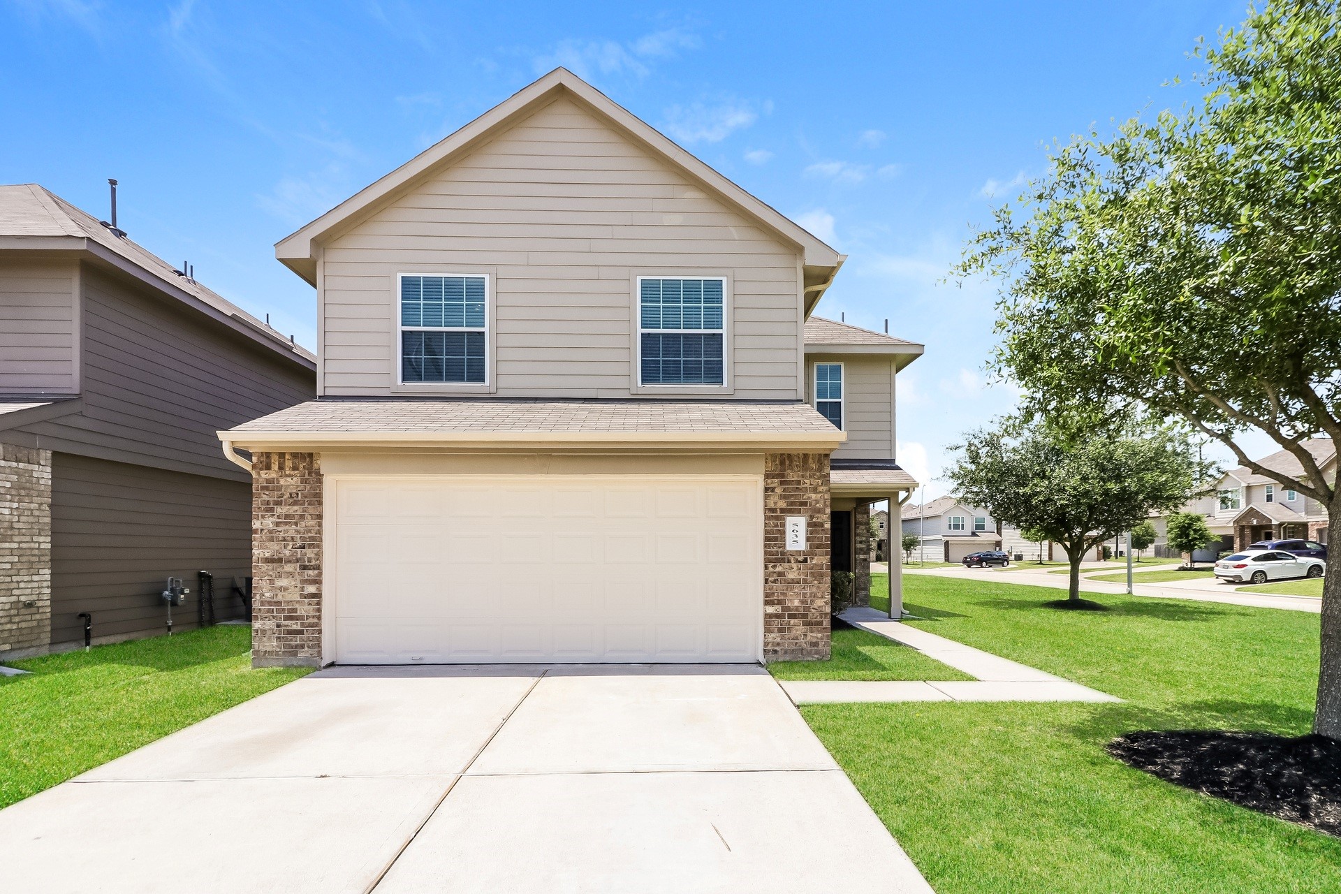 5635 Gara River Drive Property Photo 1