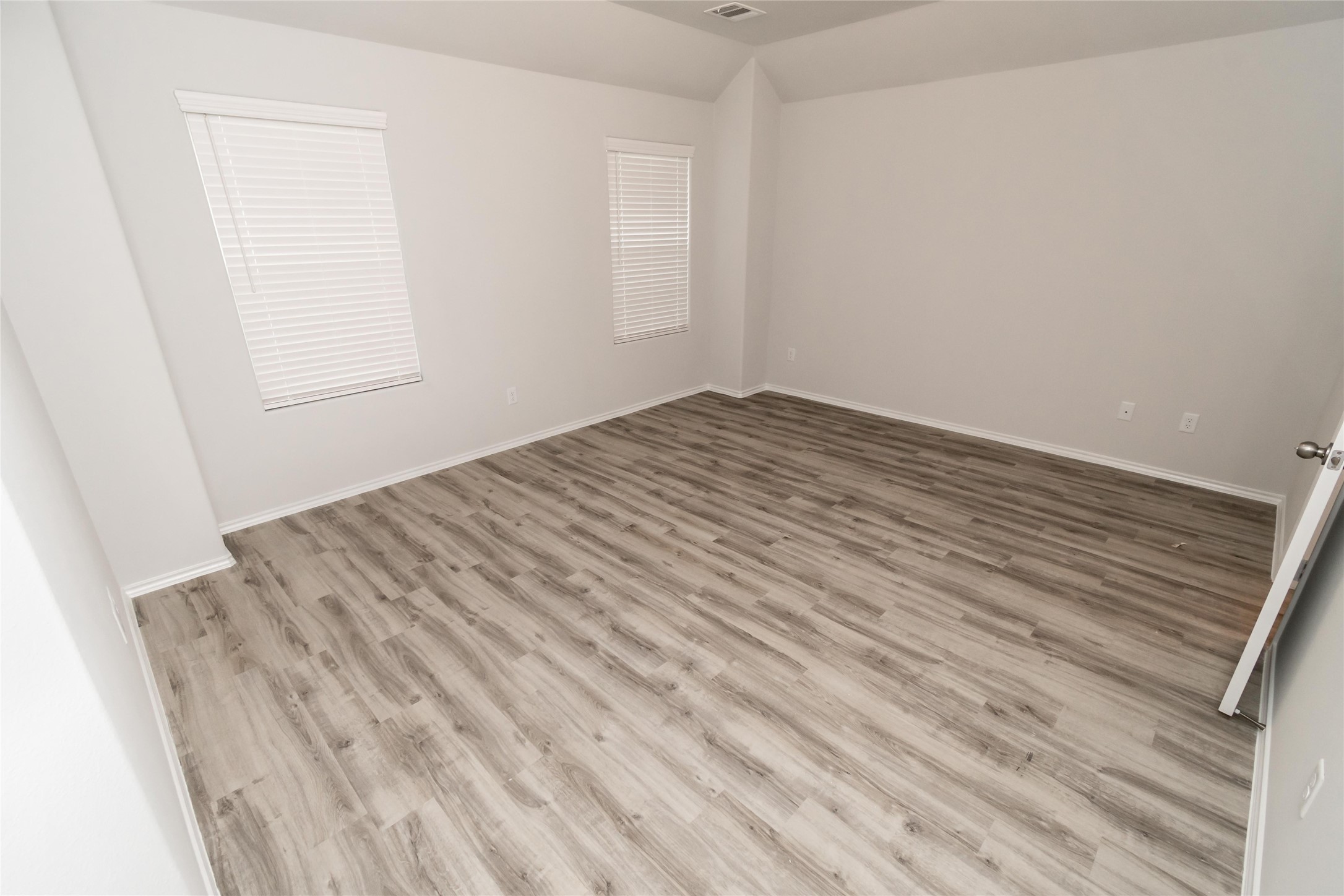 5635 Gara River Drive Property Photo 8