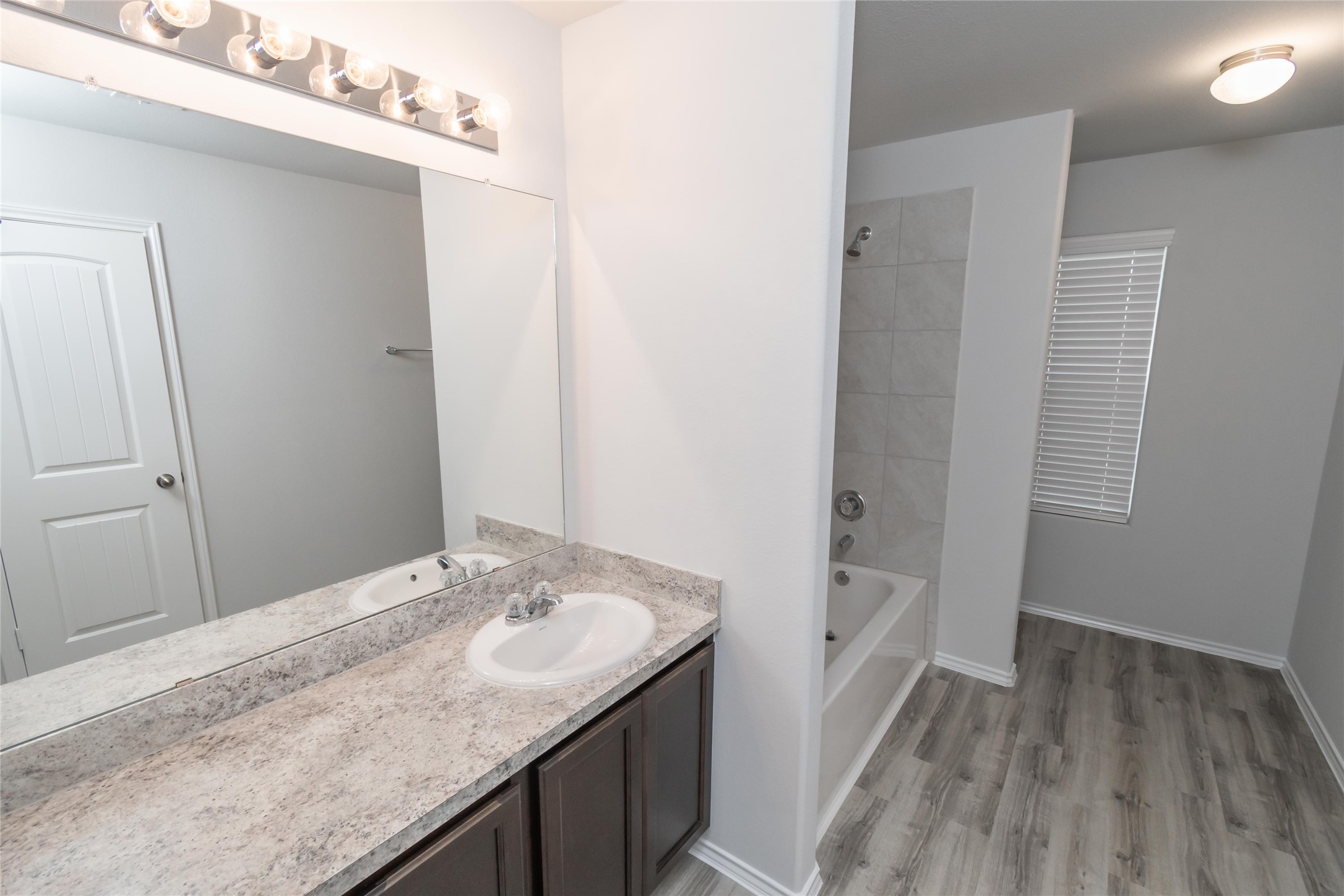 5635 Gara River Drive Property Photo 9