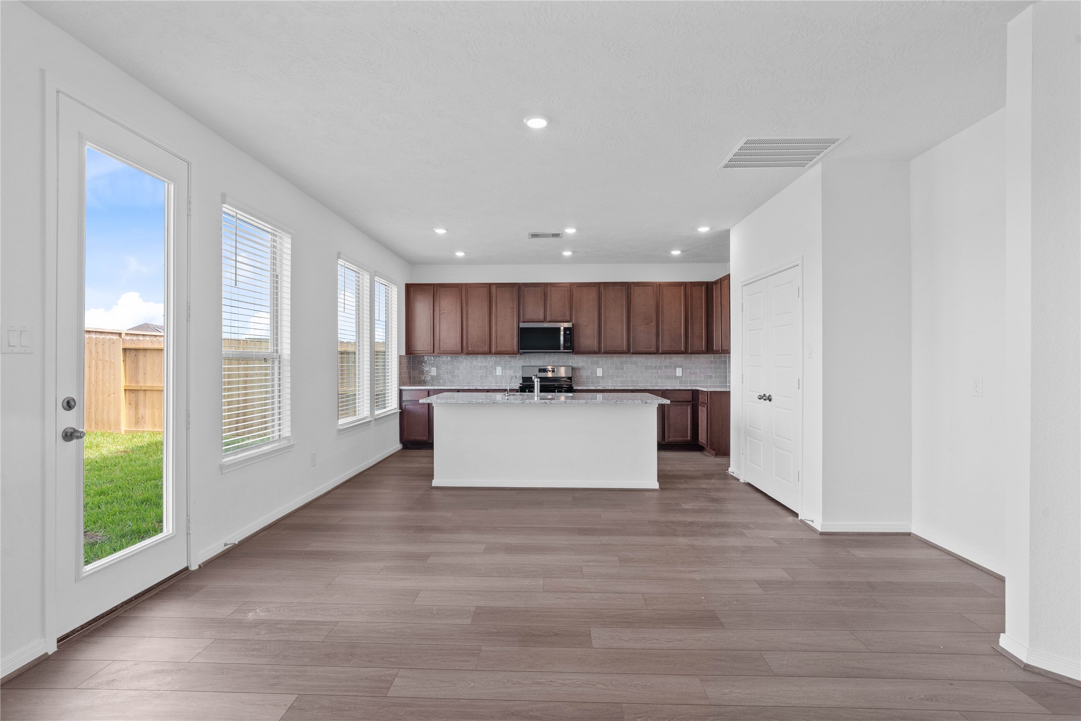 3207 Isla Samara Drive Property Photo 10