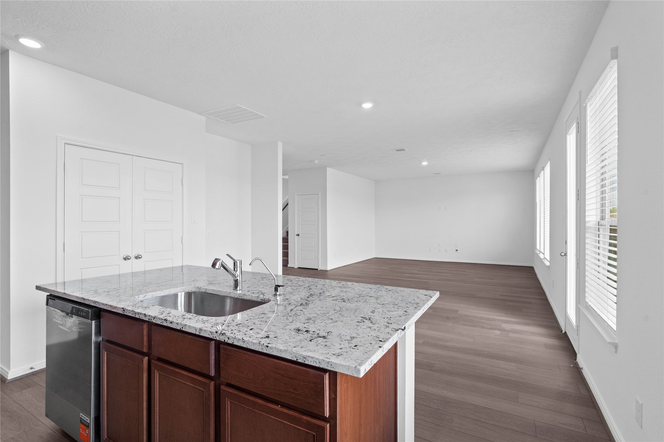3207 Isla Samara Drive Property Photo 13