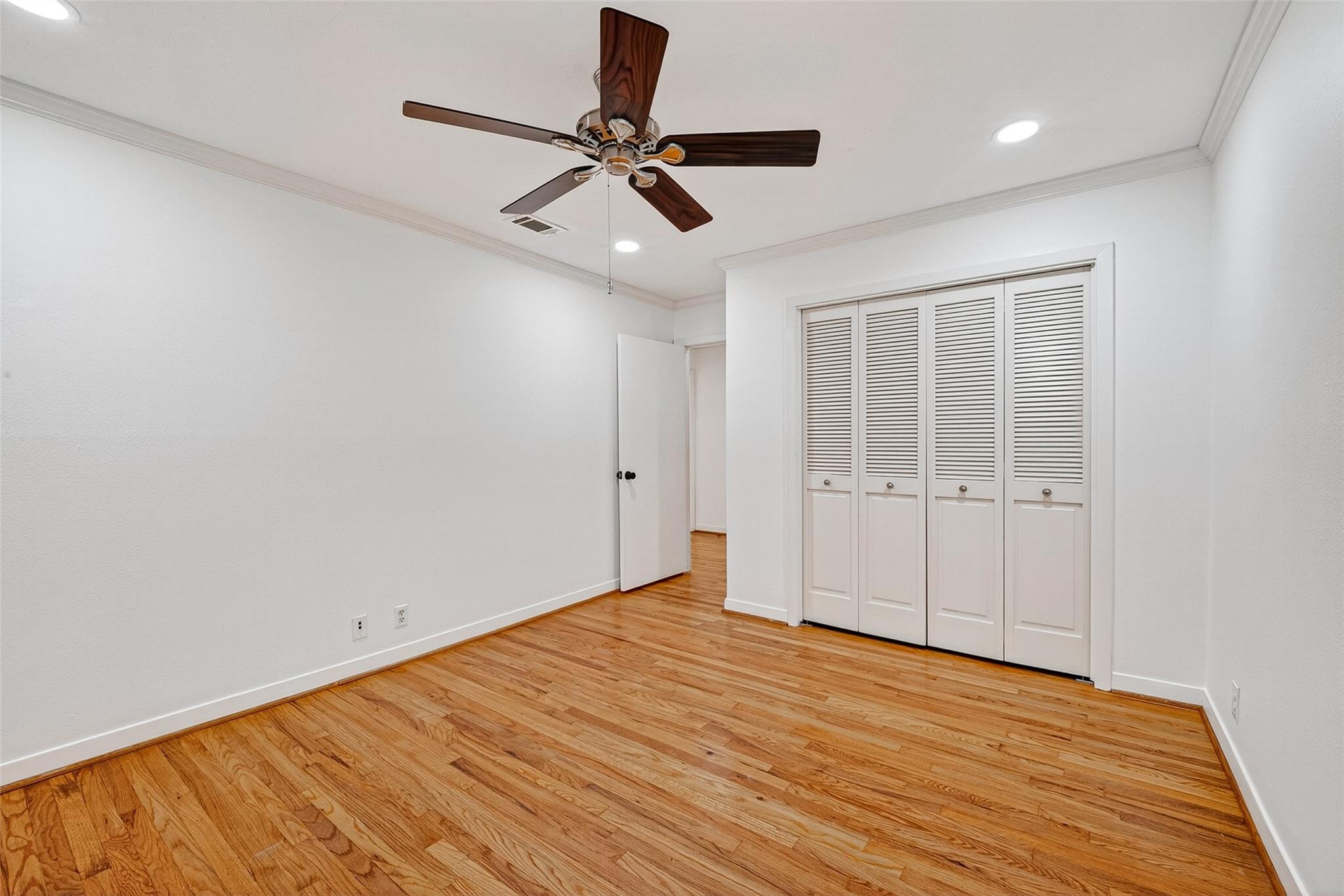 5006 Creekbend Drive Property Photo 27