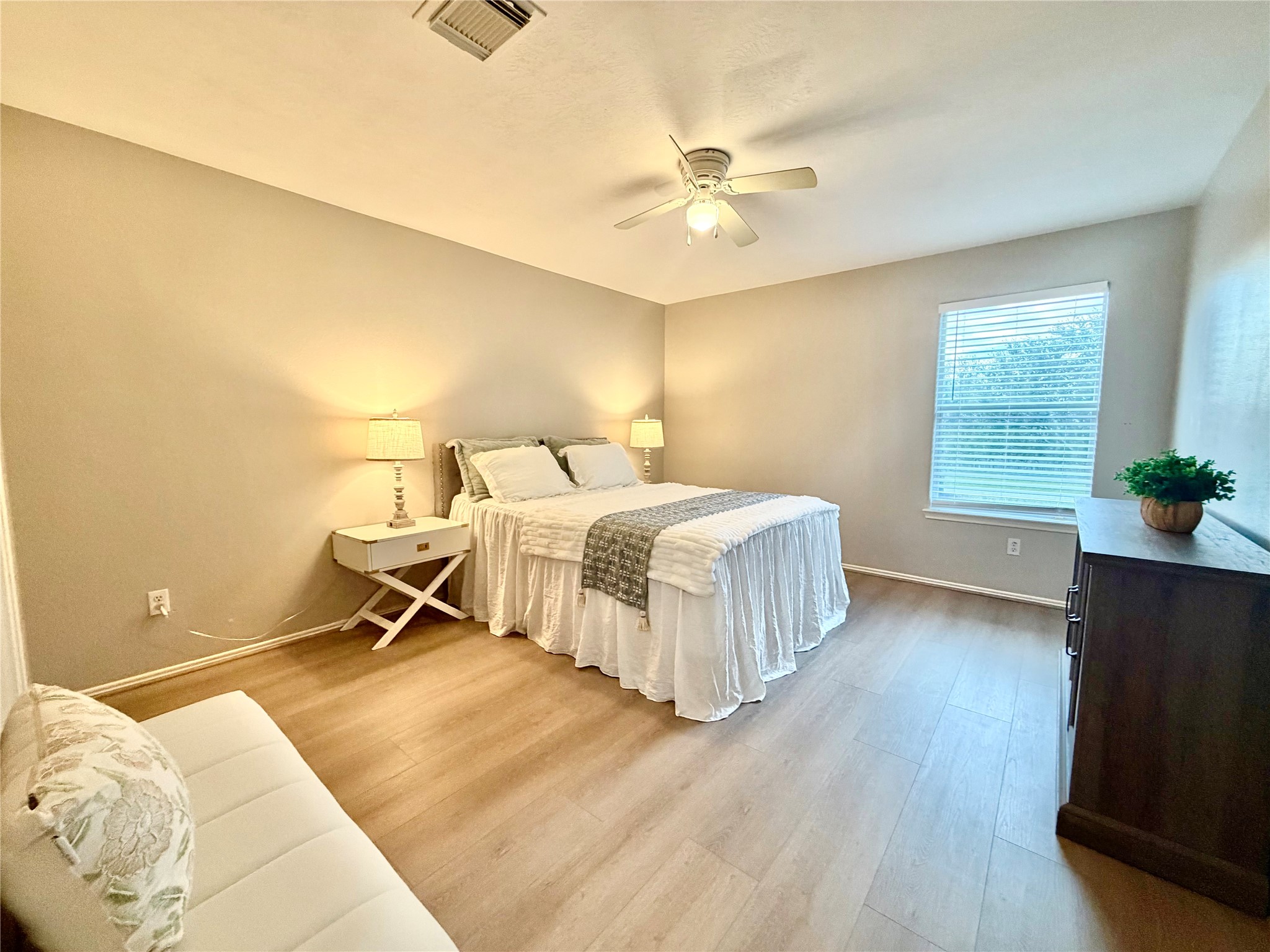 1126 Desert Willow Lane Property Photo 24