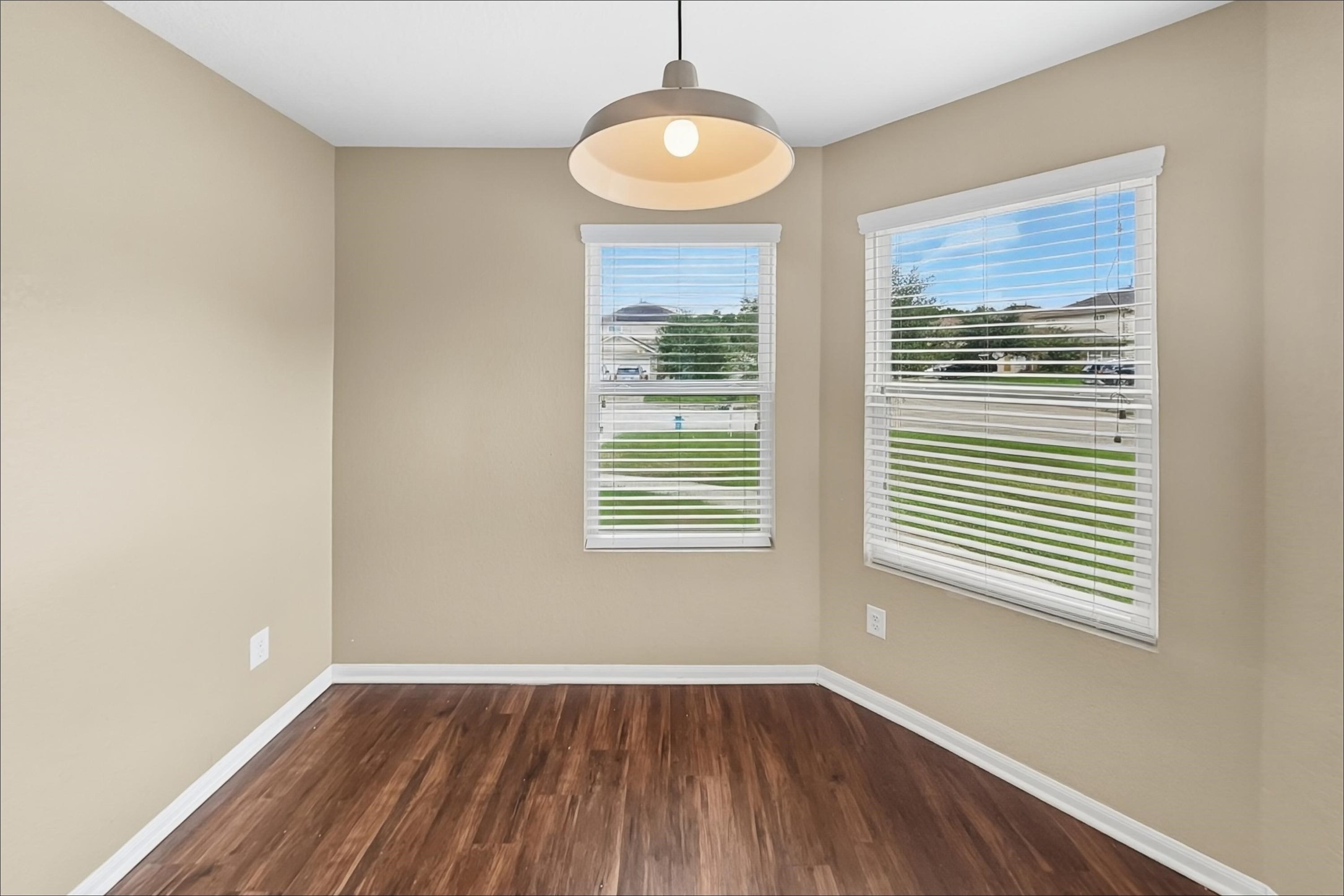 9928 Grebe Drive Property Photo 4