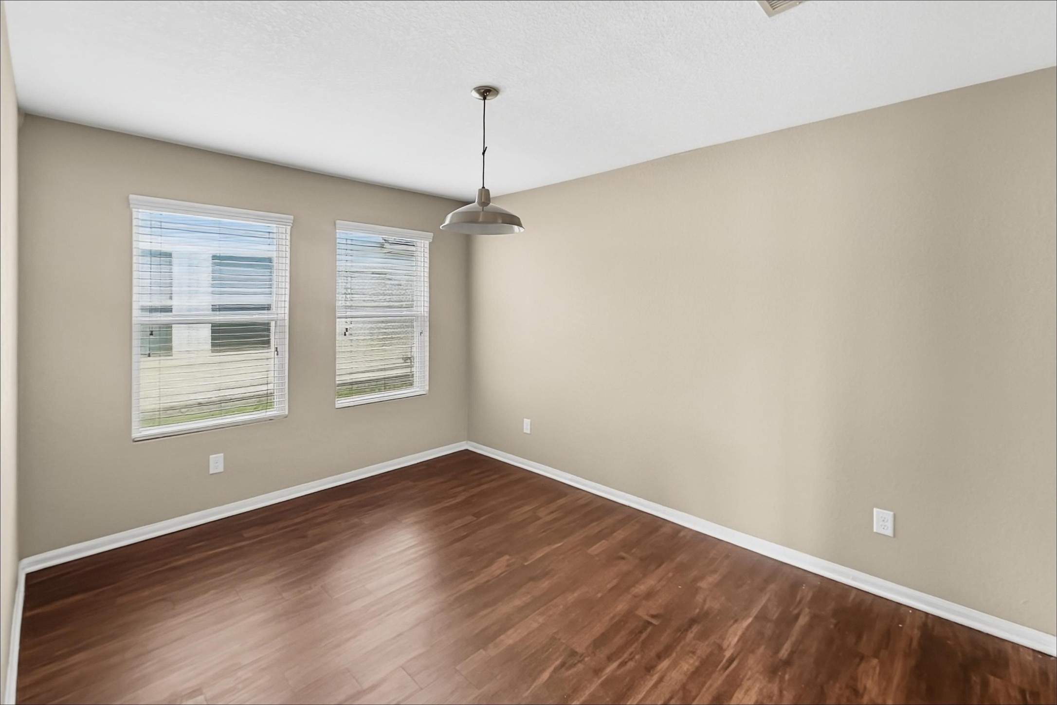 9928 Grebe Drive Property Photo 5